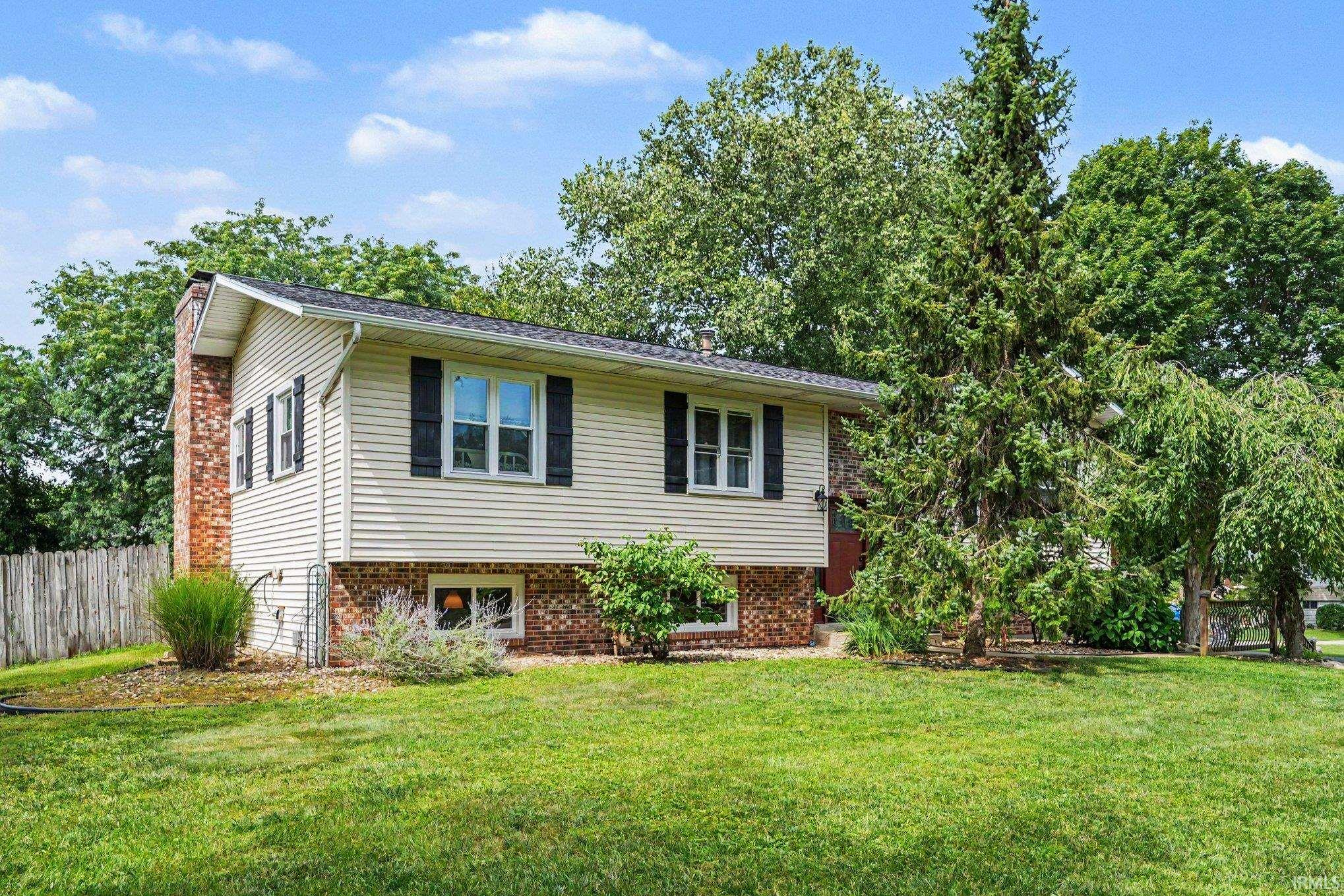 3rd image of 51093 Shady Ln, Elkhart, IN 46514 | MLS# 202633987