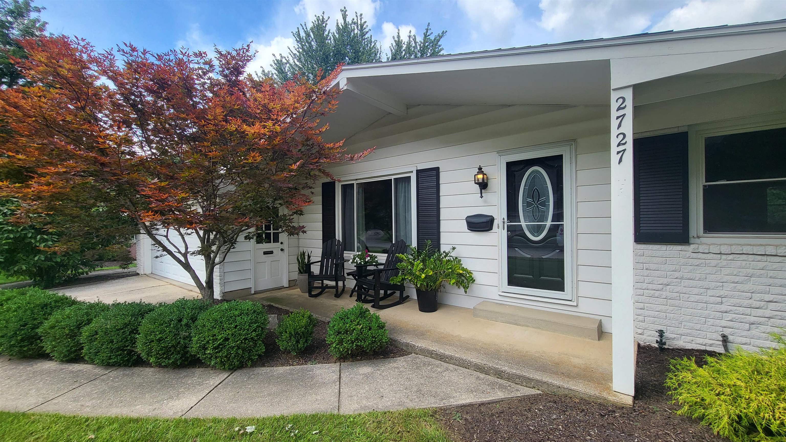 Photo 29 of 2727 Roscommon Drive