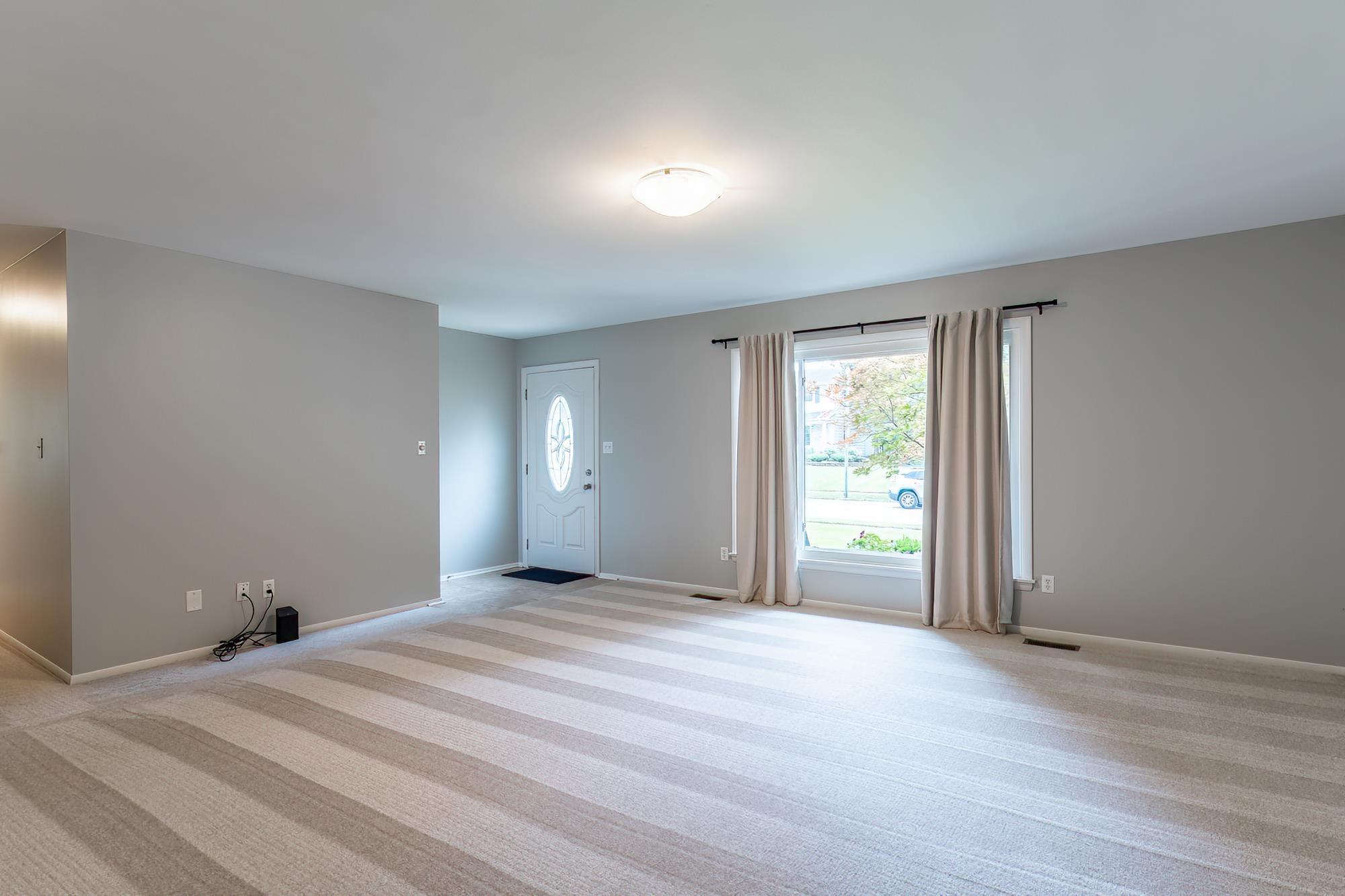 Photo 6 of 2727 Roscommon Drive