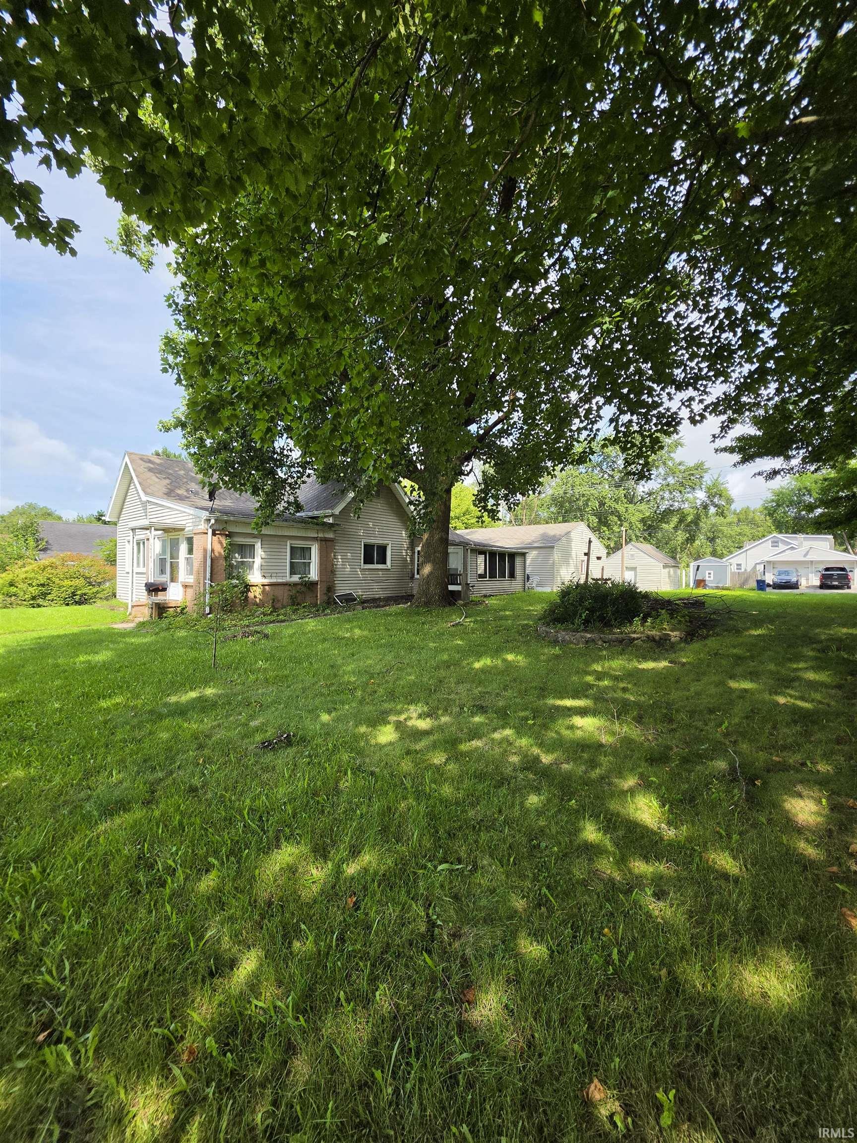 2nd image of 709 E Sherman St, Marion, IN 46952 | MLS# 202634099