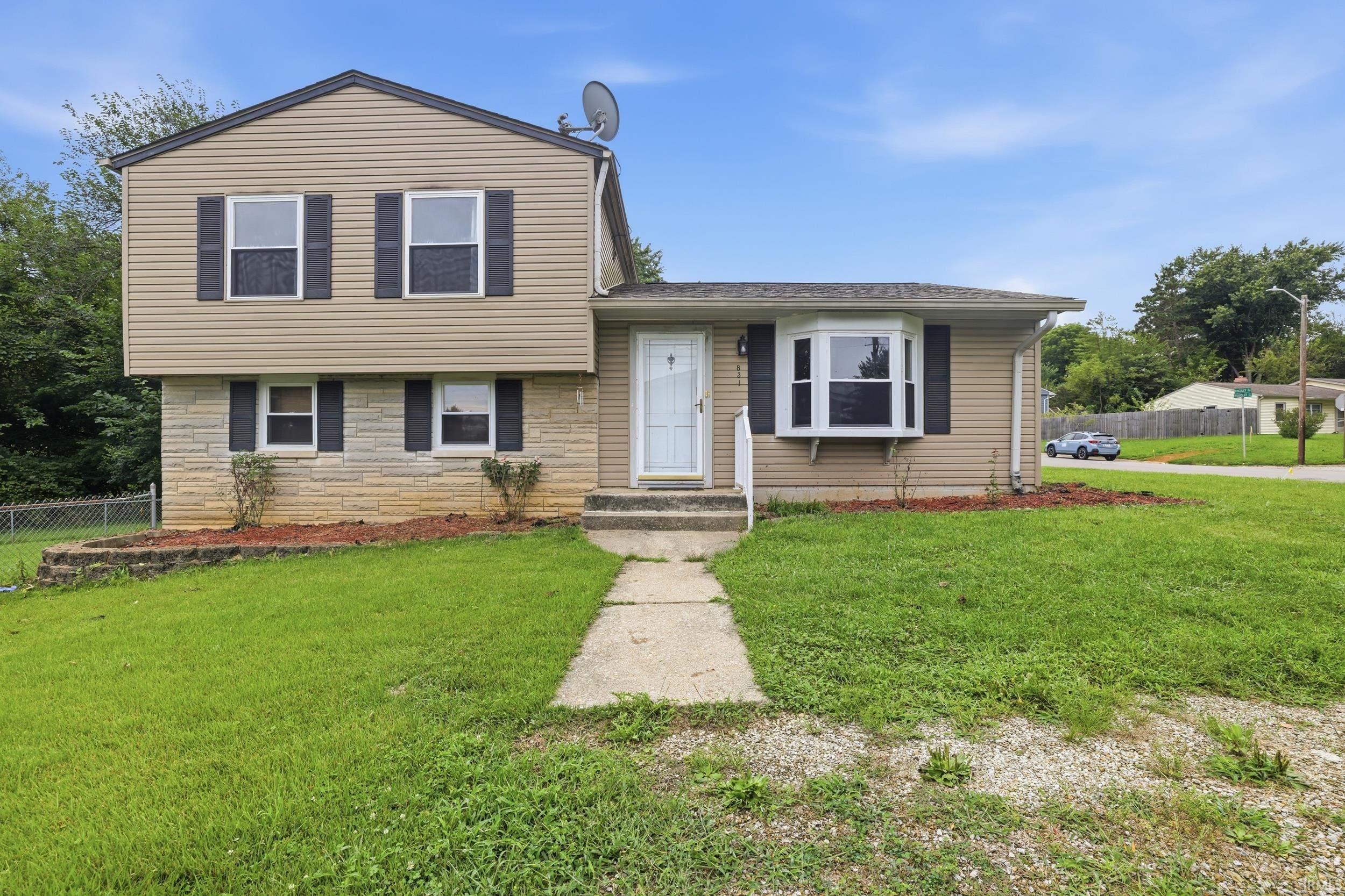 1st image of 831 W Briarcliff Dr, Bloomington, IN 47404 | MLS# 202634125