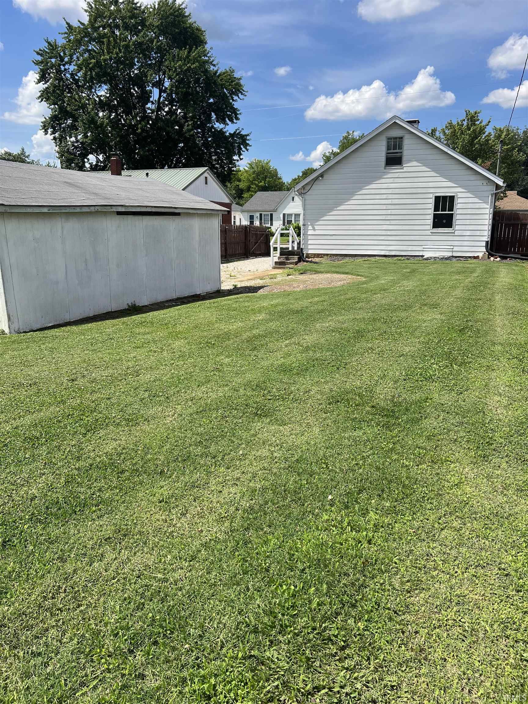 23rd image of 825 E Negley Ave, Evansville, IN 47711 | MLS# 202634134