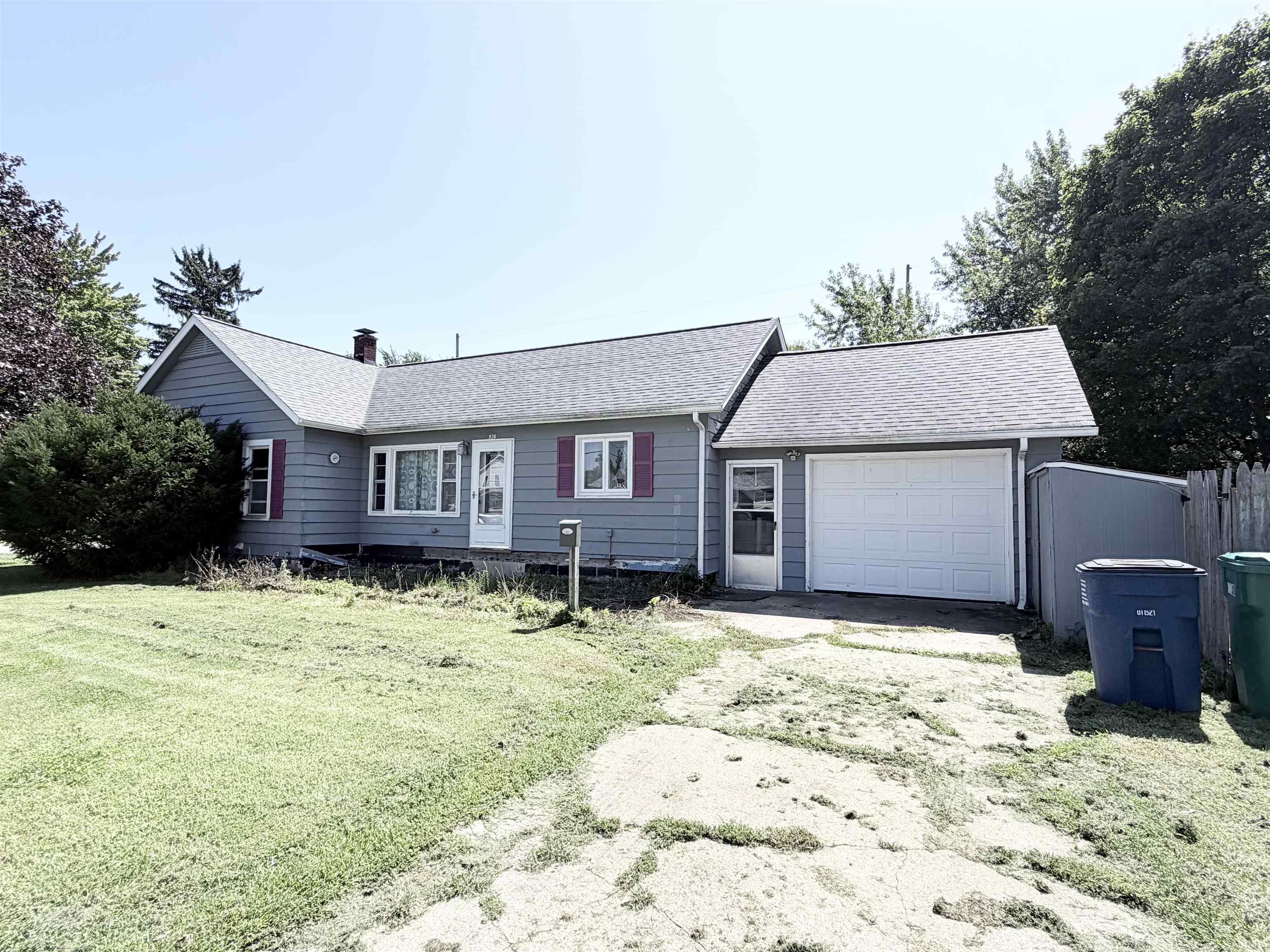 2nd image of 824 Ohio St, La Porte, IN 46350 | MLS# 202634139