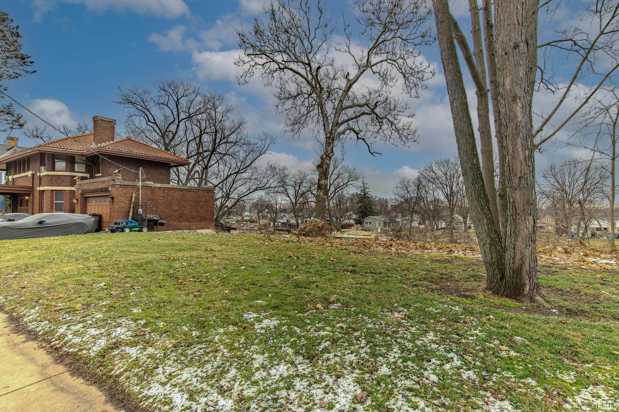 2nd image of 750 N Riverside Dr, Elkhart, IN 46514 | MLS# 202634160