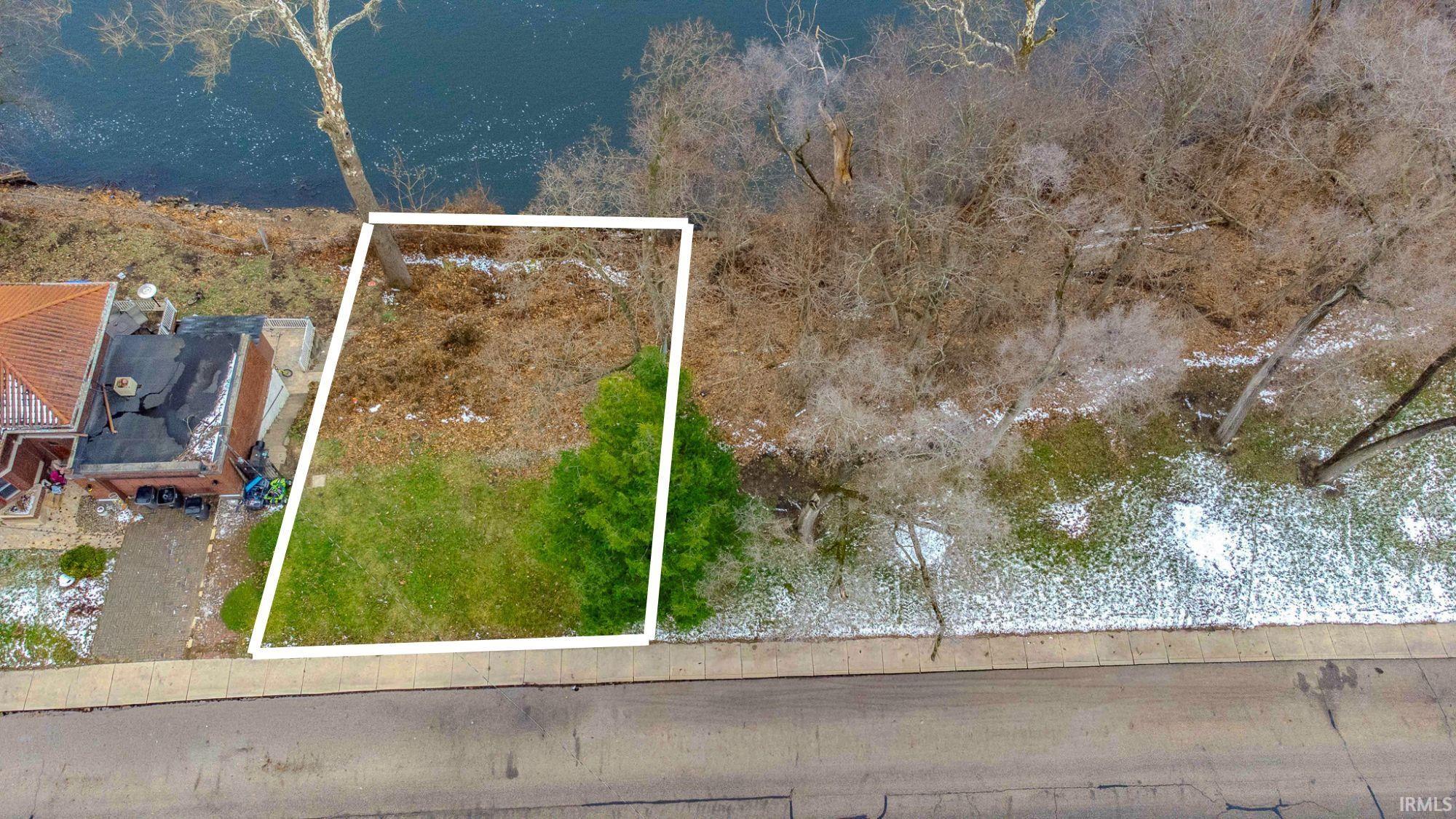 8th image of 750 N Riverside Dr, Elkhart, IN 46514 | MLS# 202634160