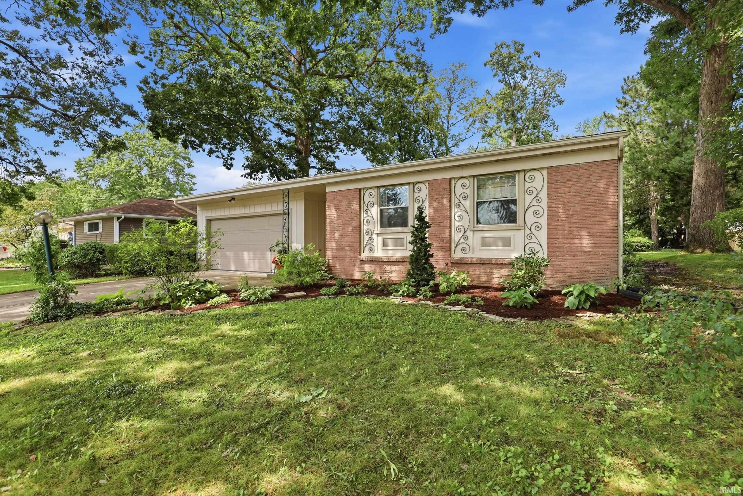 3rd image of 3017 Curdes Ave, Fort Wayne, IN 46805 | MLS# 202634214