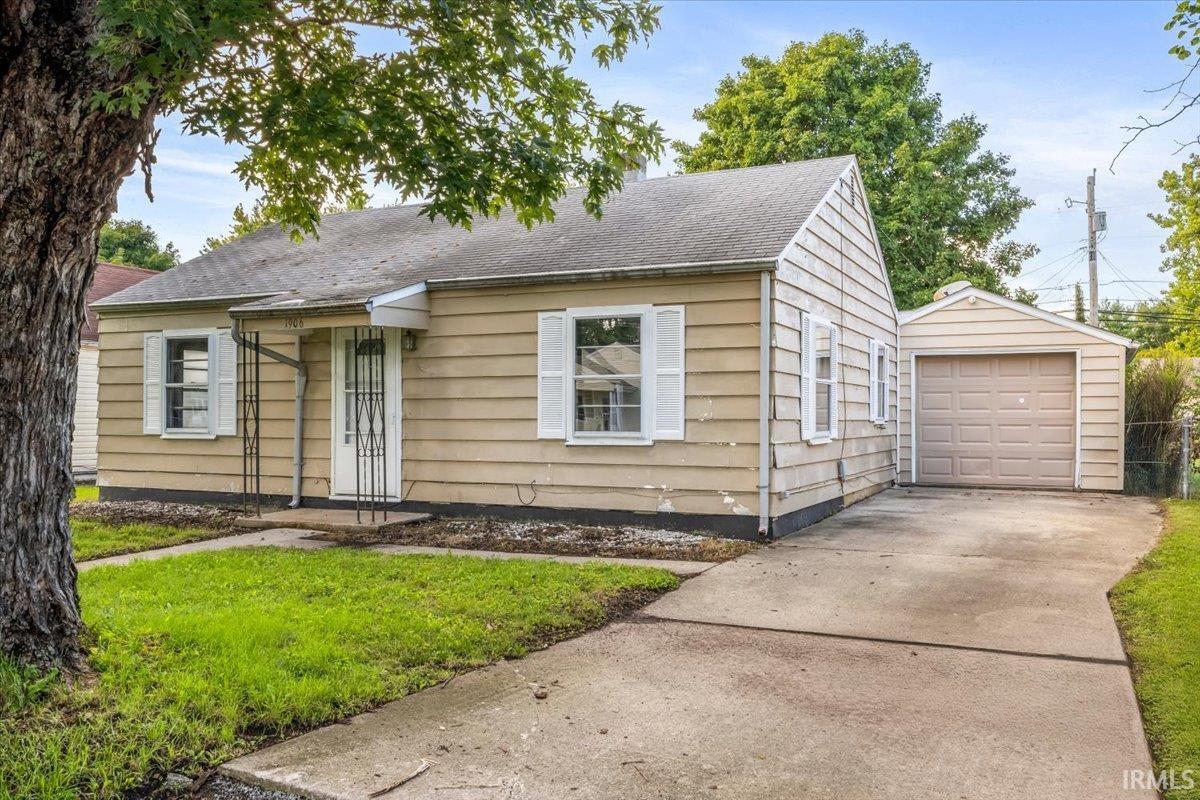 2nd image of 1906 E 24th St, Muncie, IN 47302 | MLS# 202634249
