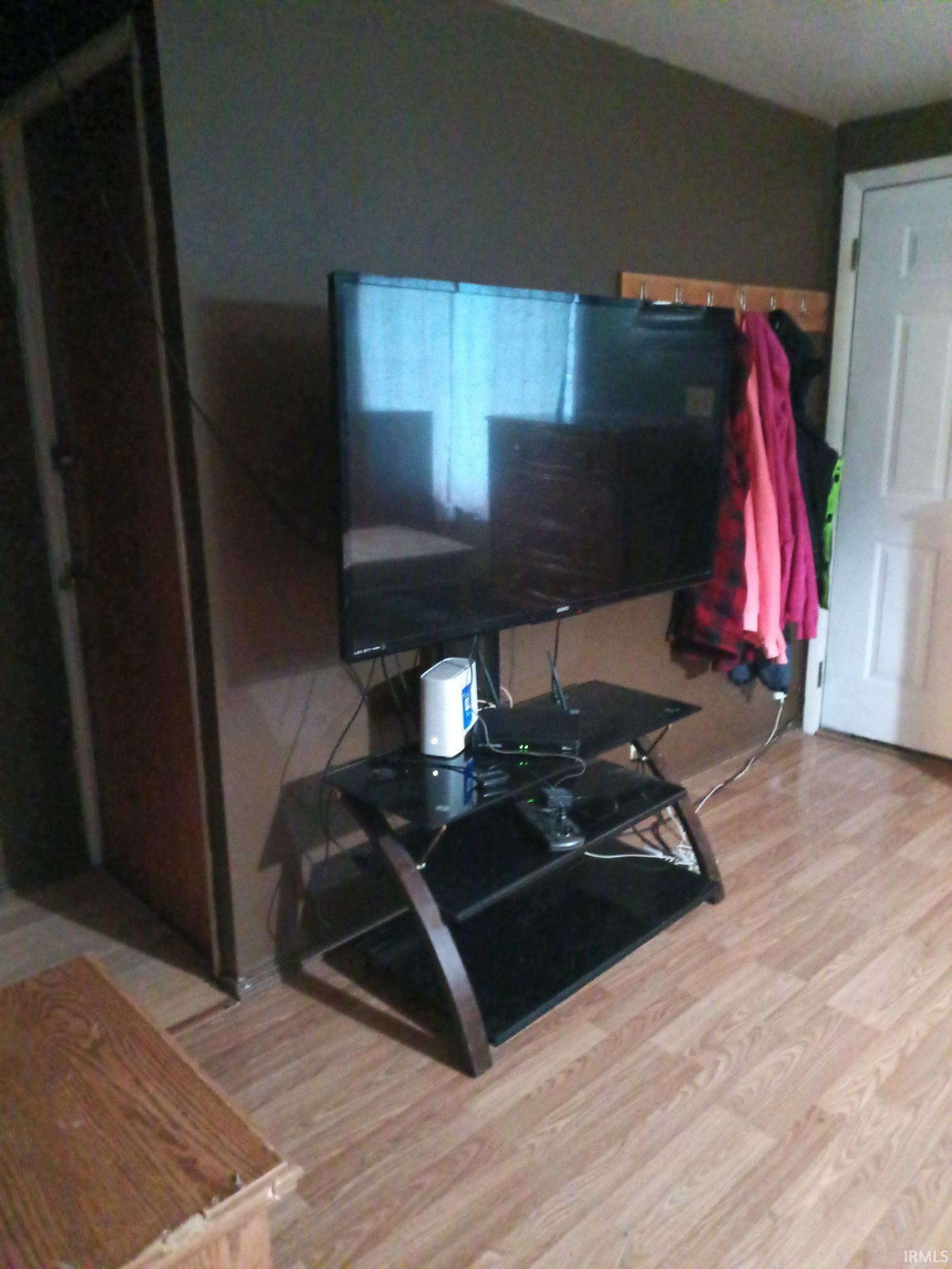 2nd image of 1027 E Chippewa Ave, South Bend, IN 46614 | MLS# 202634276