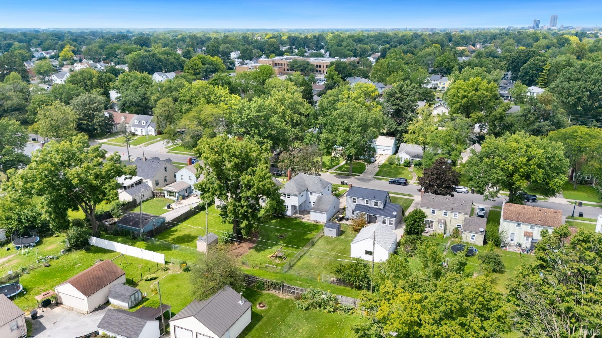50th image of 327 W Sherwood Ter, Fort Wayne, IN 46807 | MLS# 202634282