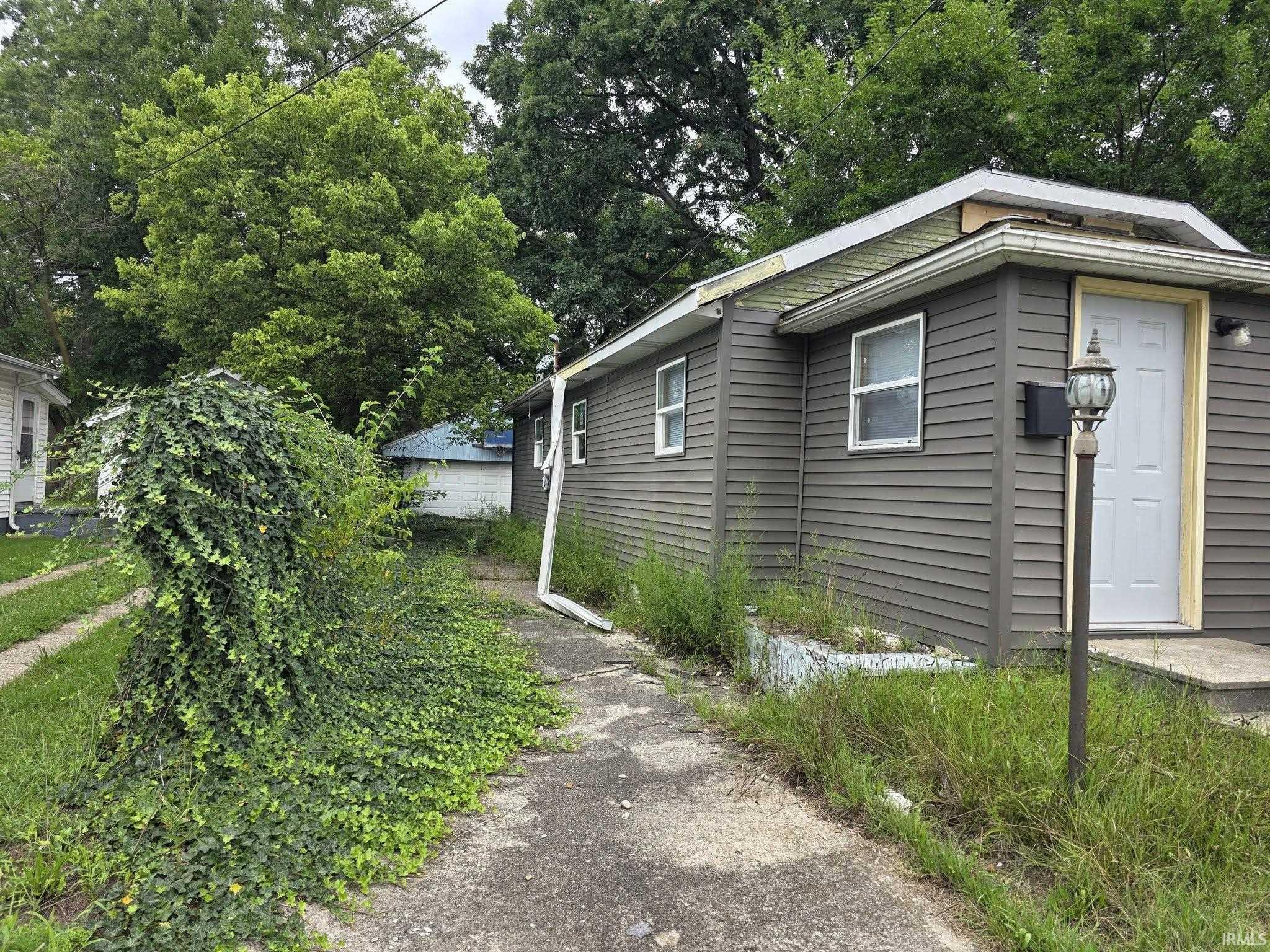 2nd image of 1717 Robinson St, South Bend, IN 46613 | MLS# 202634287