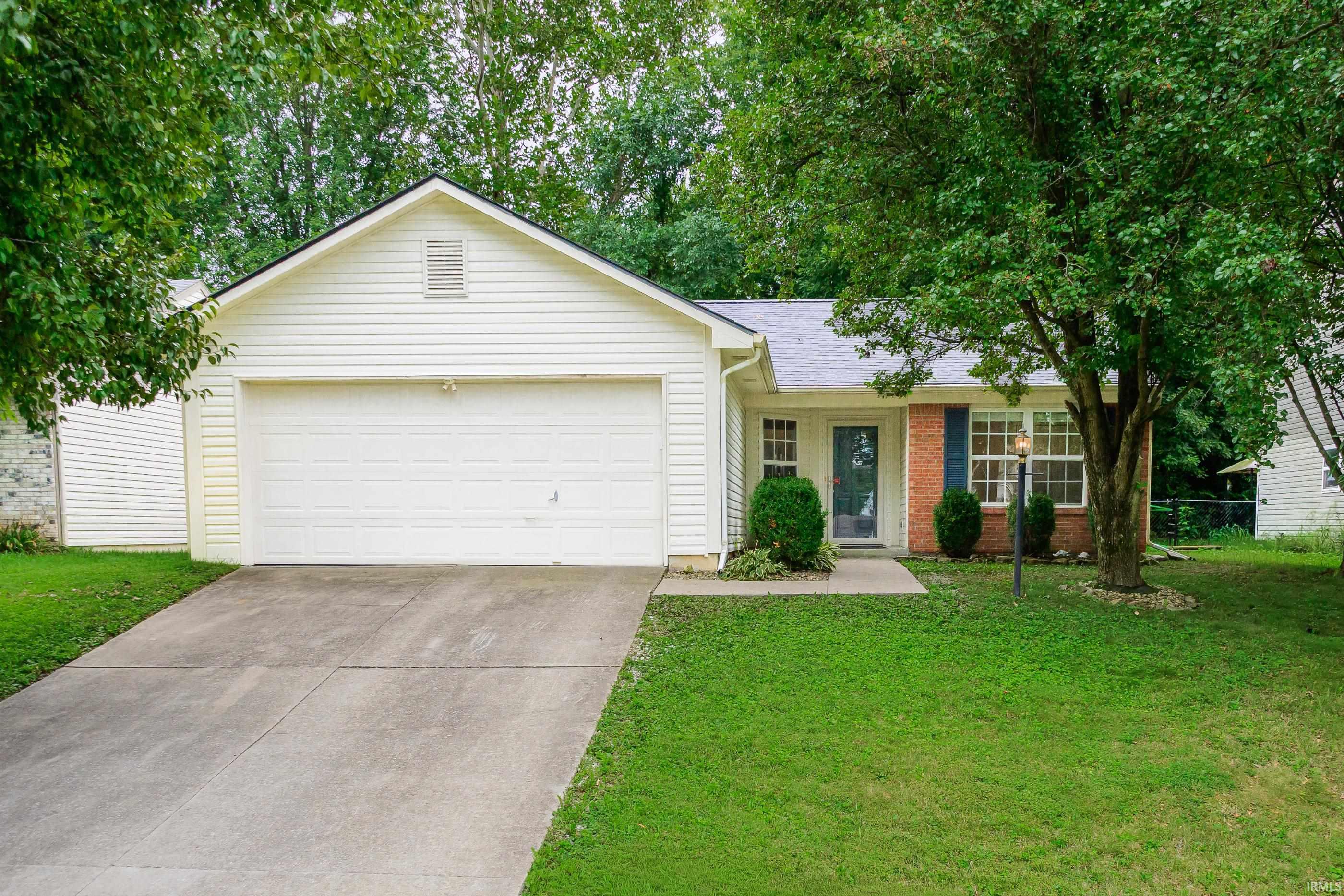 1st image of 1529 W Edinburgh Bnd, Bloomington, IN 47403 | MLS# 202634307