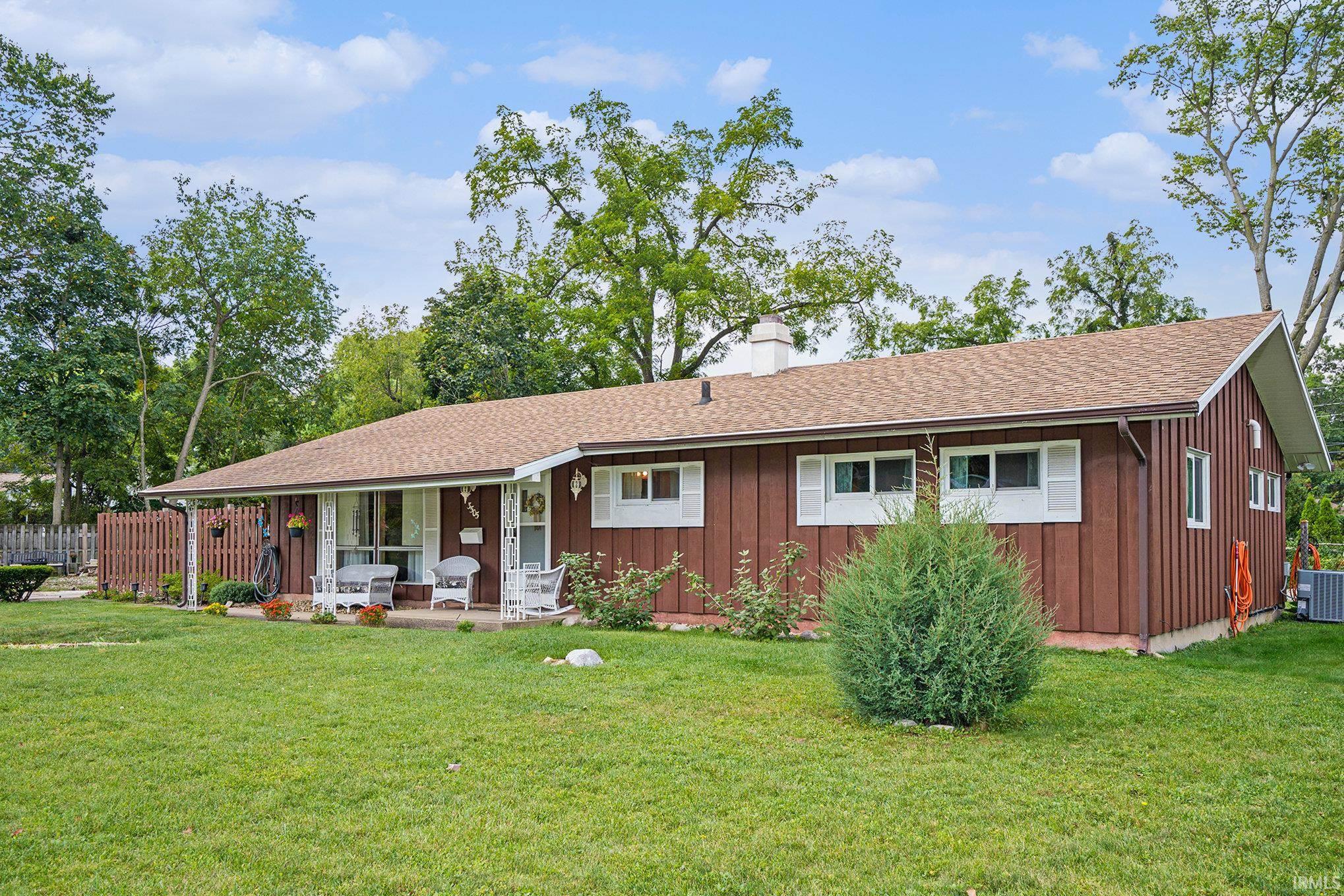 2nd image of 3505 Woodmont Dr, South Bend, IN 46614 | MLS# 202634385