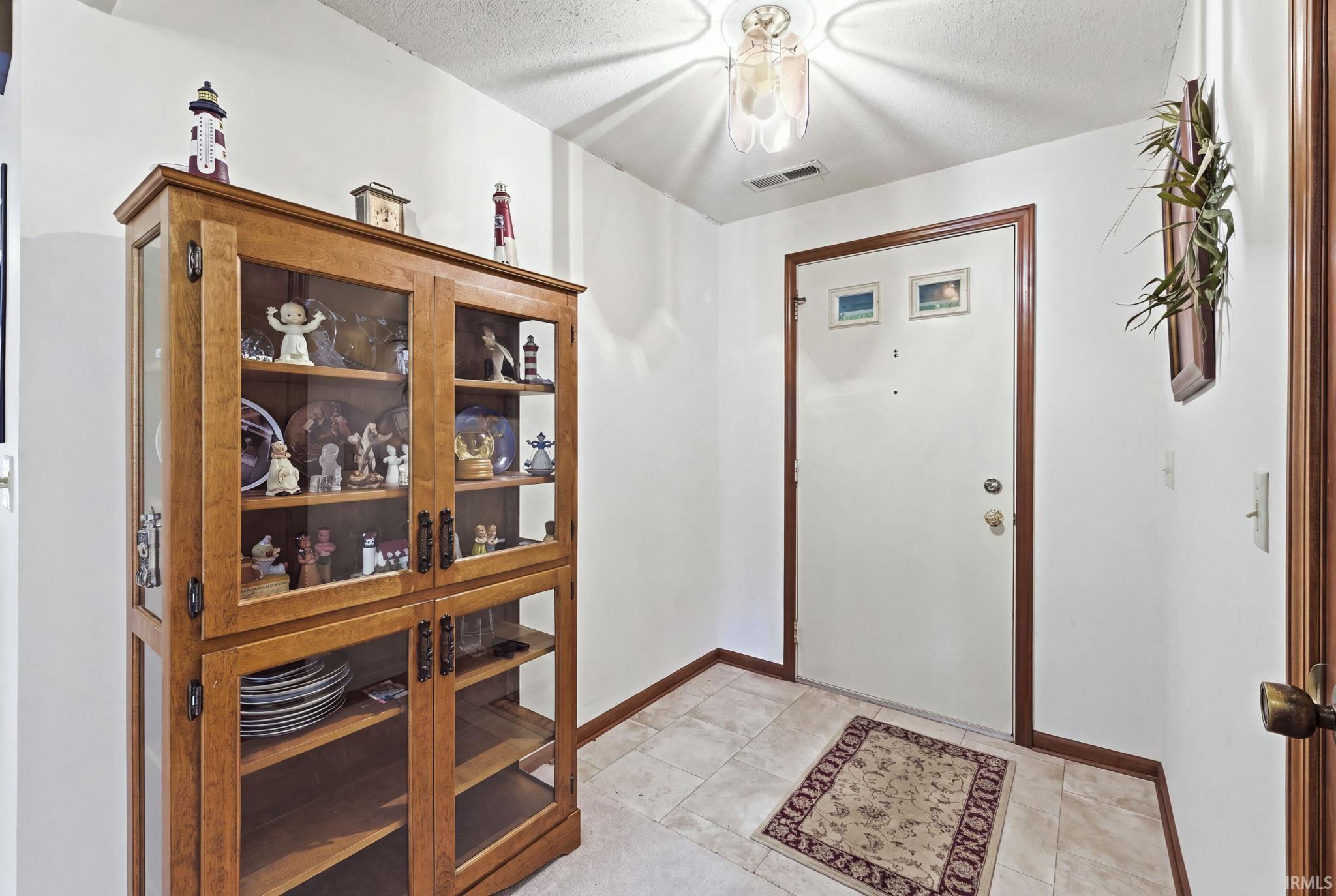 2nd image of 1725 Cambrian Pl, Fort Wayne, IN 46804 | MLS# 202634413