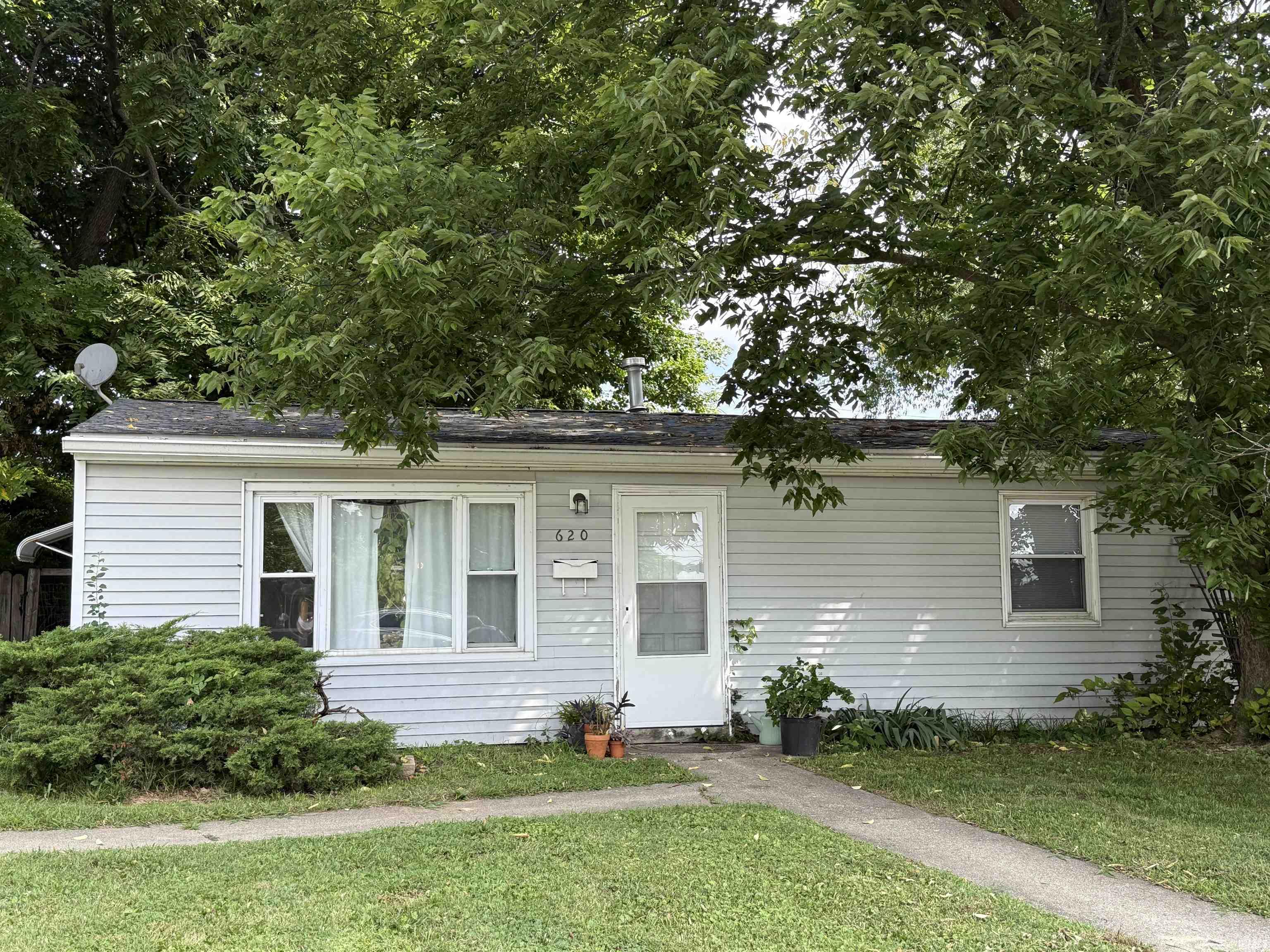 1st image of 620 W 8th St, Bloomington, IN 47404 | MLS# 202634428