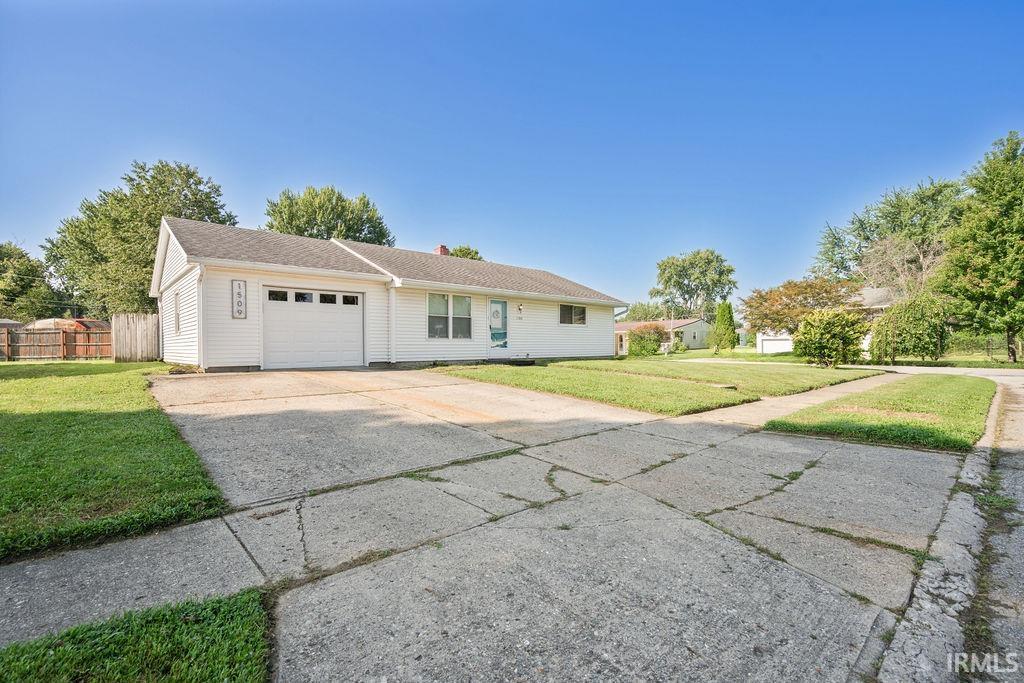 2nd image of 1509 Maplewood Dr, Kokomo, IN 46902 | MLS# 202634439