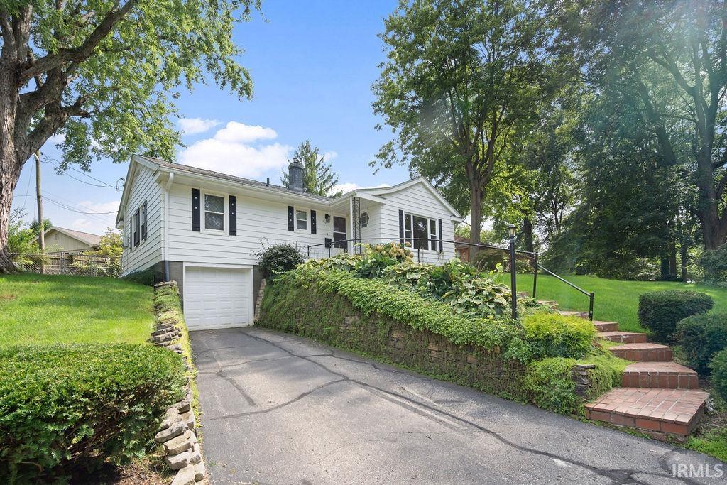 3rd image of 703 Grove Ave, Kokomo, IN 46902 | MLS# 202634441