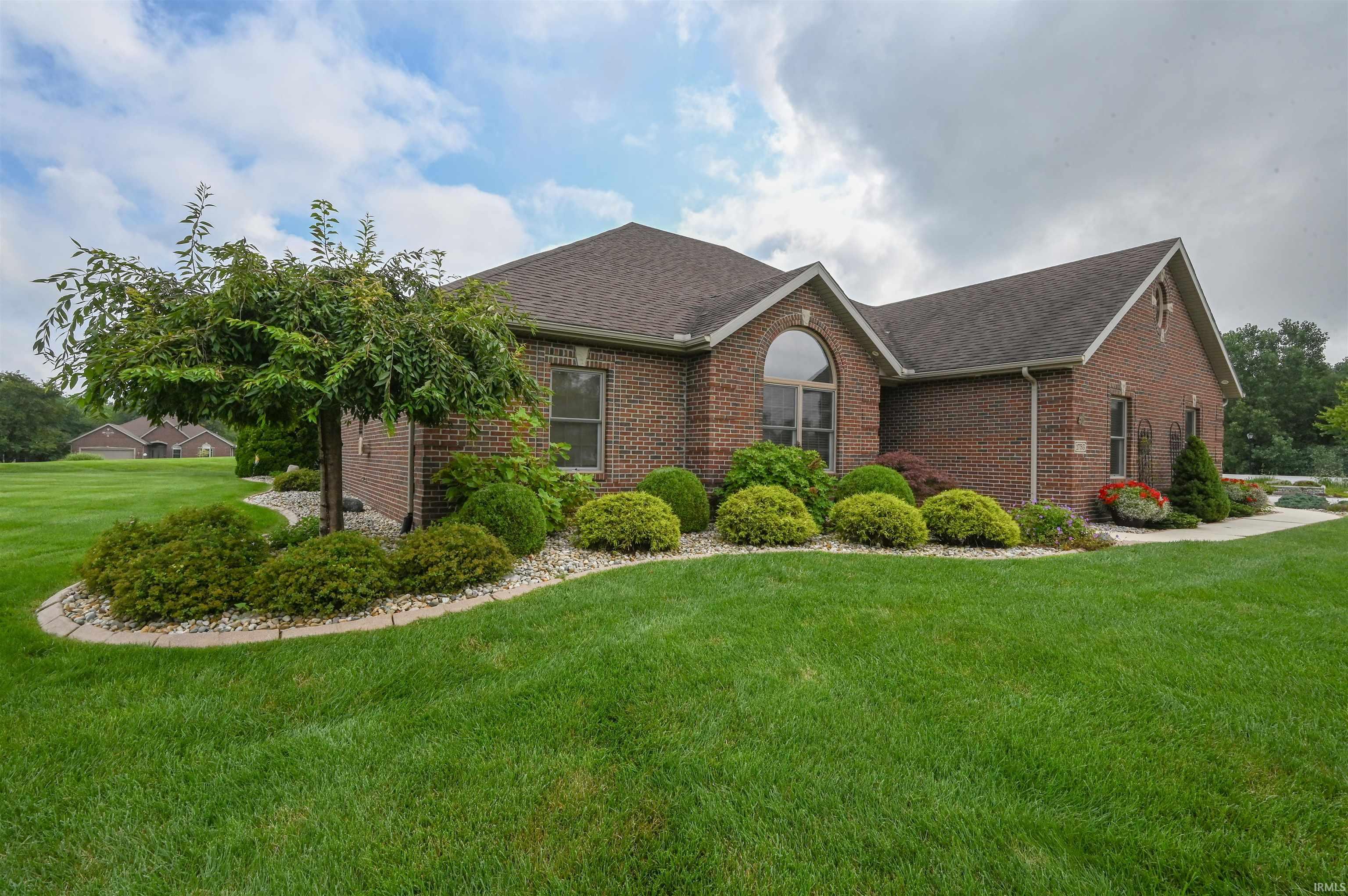 3rd image of 1753 Hunters Cove Cir, Kokomo, IN 46902 | MLS# 202634446