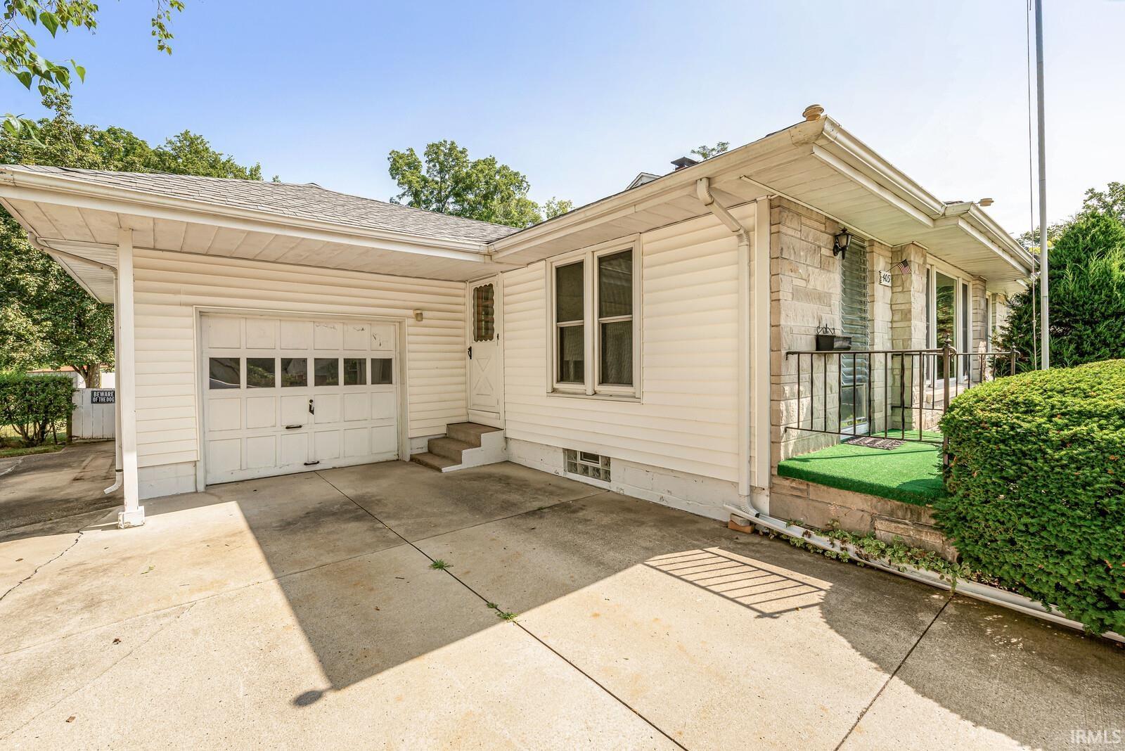 2nd image of 405 W Angela Blvd, South Bend, IN 46617 | MLS# 202634455