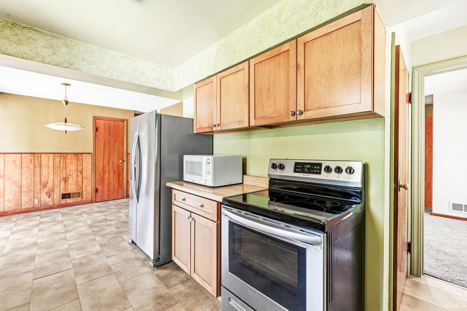 4th image of 405 W Angela Blvd, South Bend, IN 46617 | MLS# 202634455