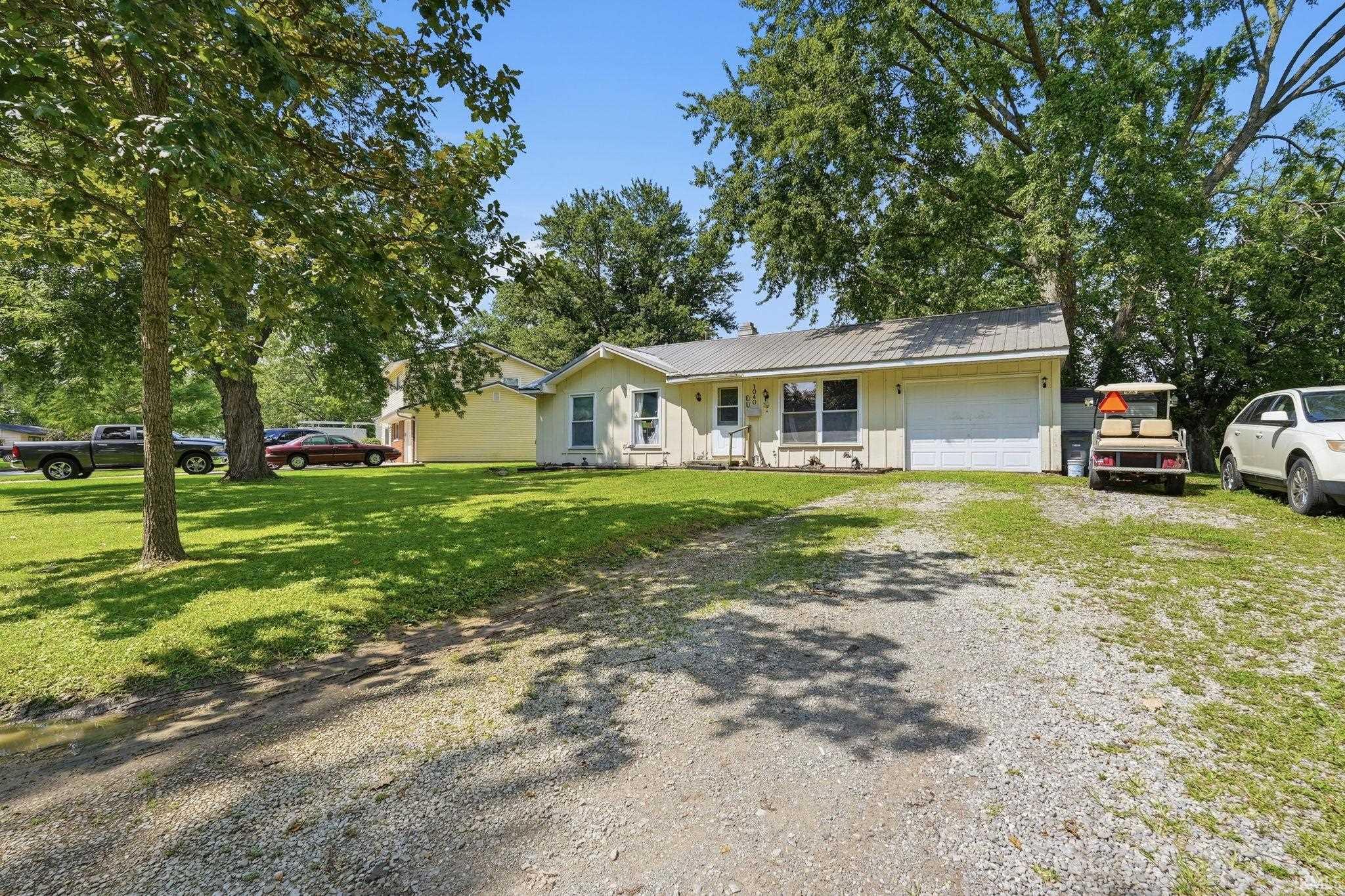 3rd image of 1040 Parkview Dr, Decatur, IN 46733 | MLS# 202634456