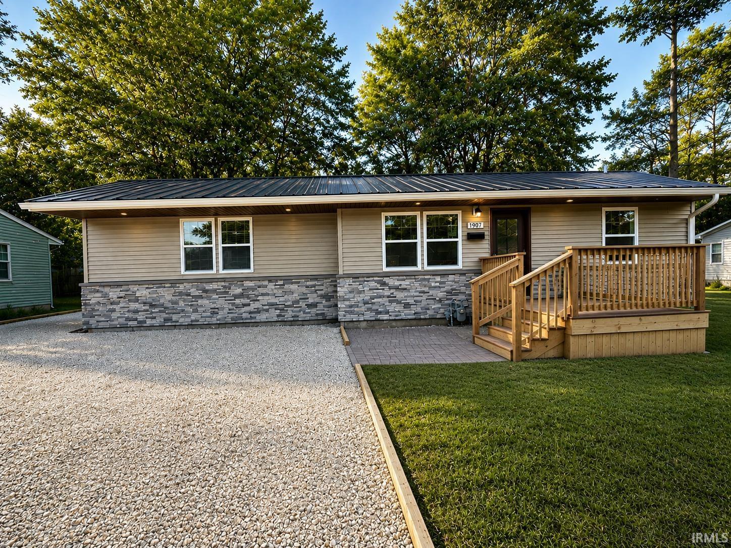 1st image of 1907 Ridgway Ave, Evansville, IN 47714 | MLS# 202634471
