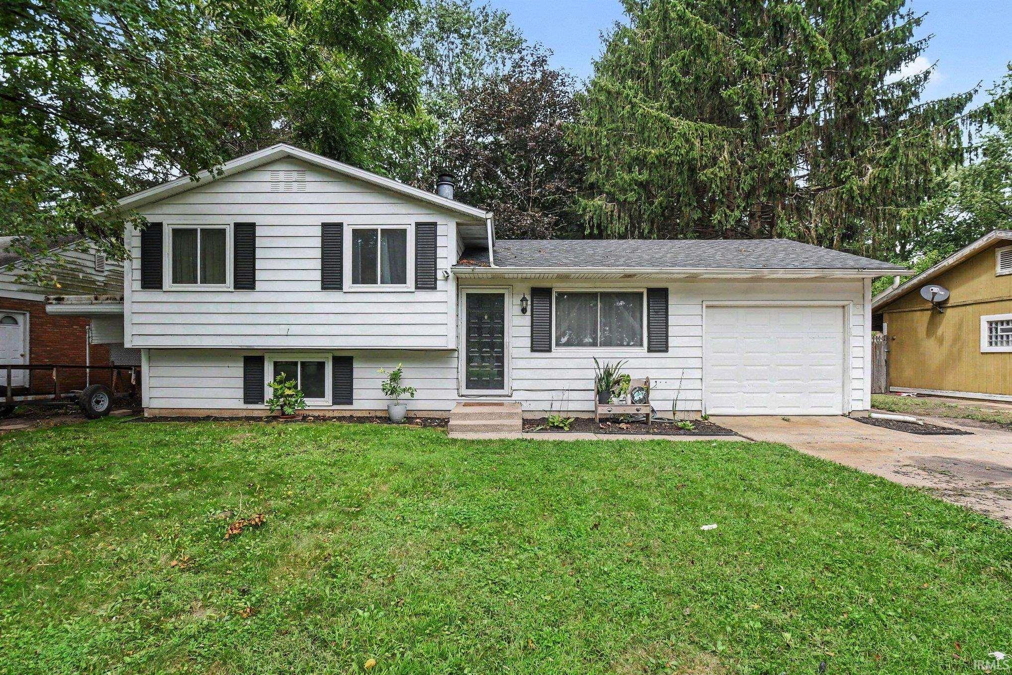1st image of 1127 S Parkway St, South Bend, IN 46619 | MLS# 202634490