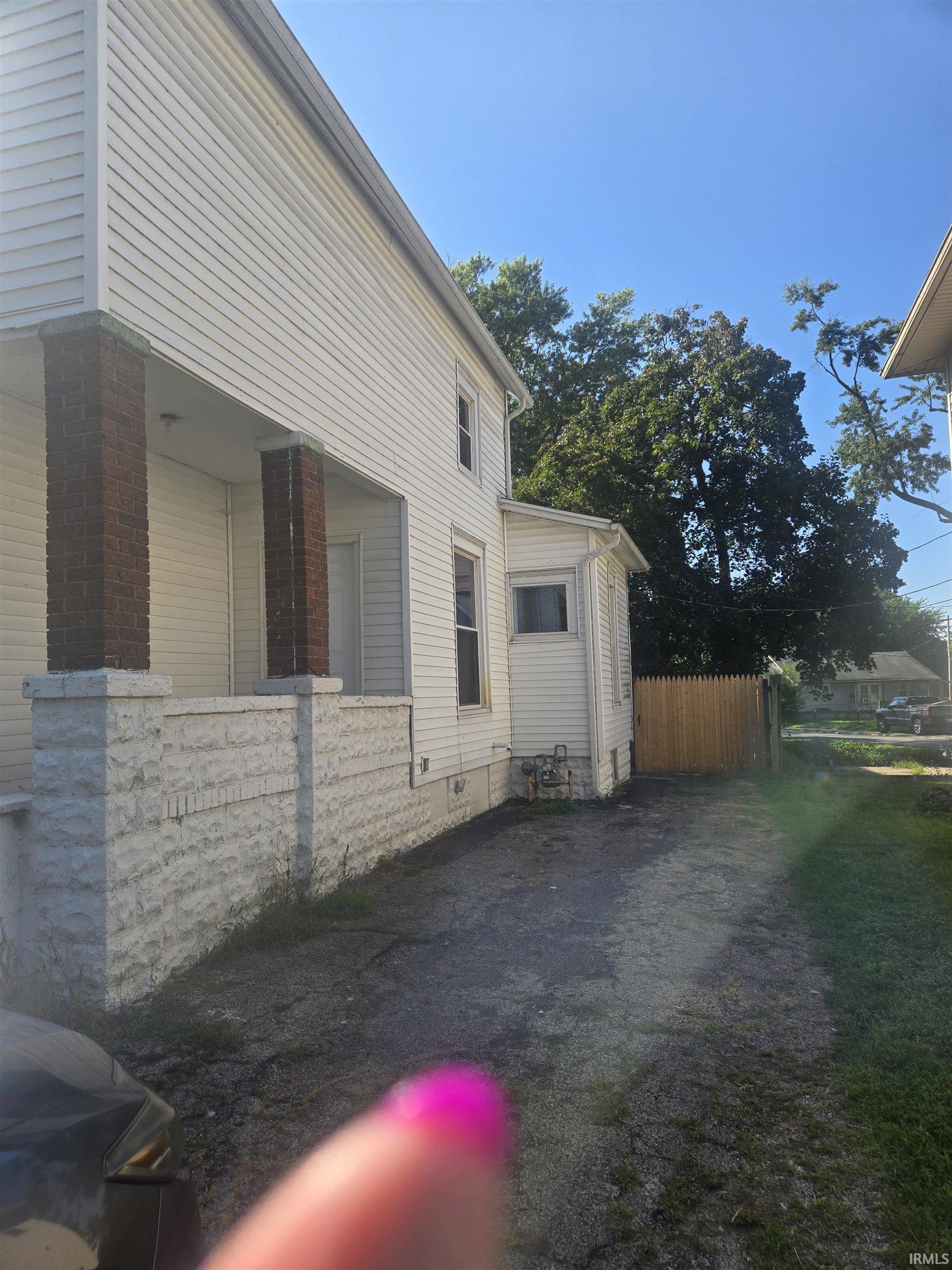 2nd image of 906 Hudson St, Elkhart, IN 46516 | MLS# 202634498
