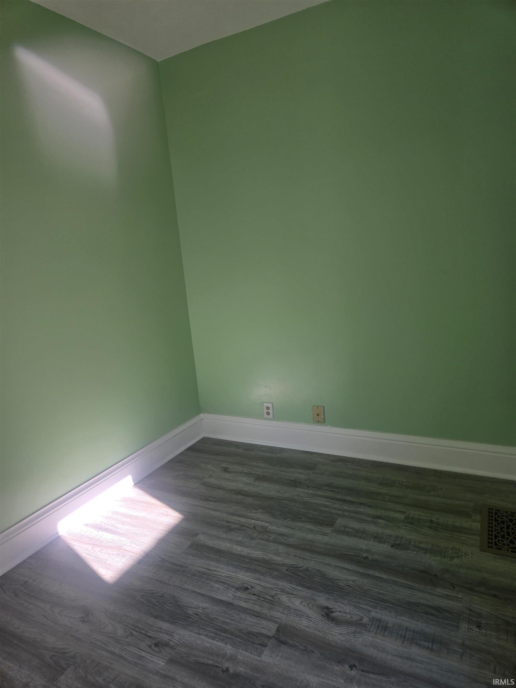 3rd image of 906 Hudson St, Elkhart, IN 46516 | MLS# 202634498