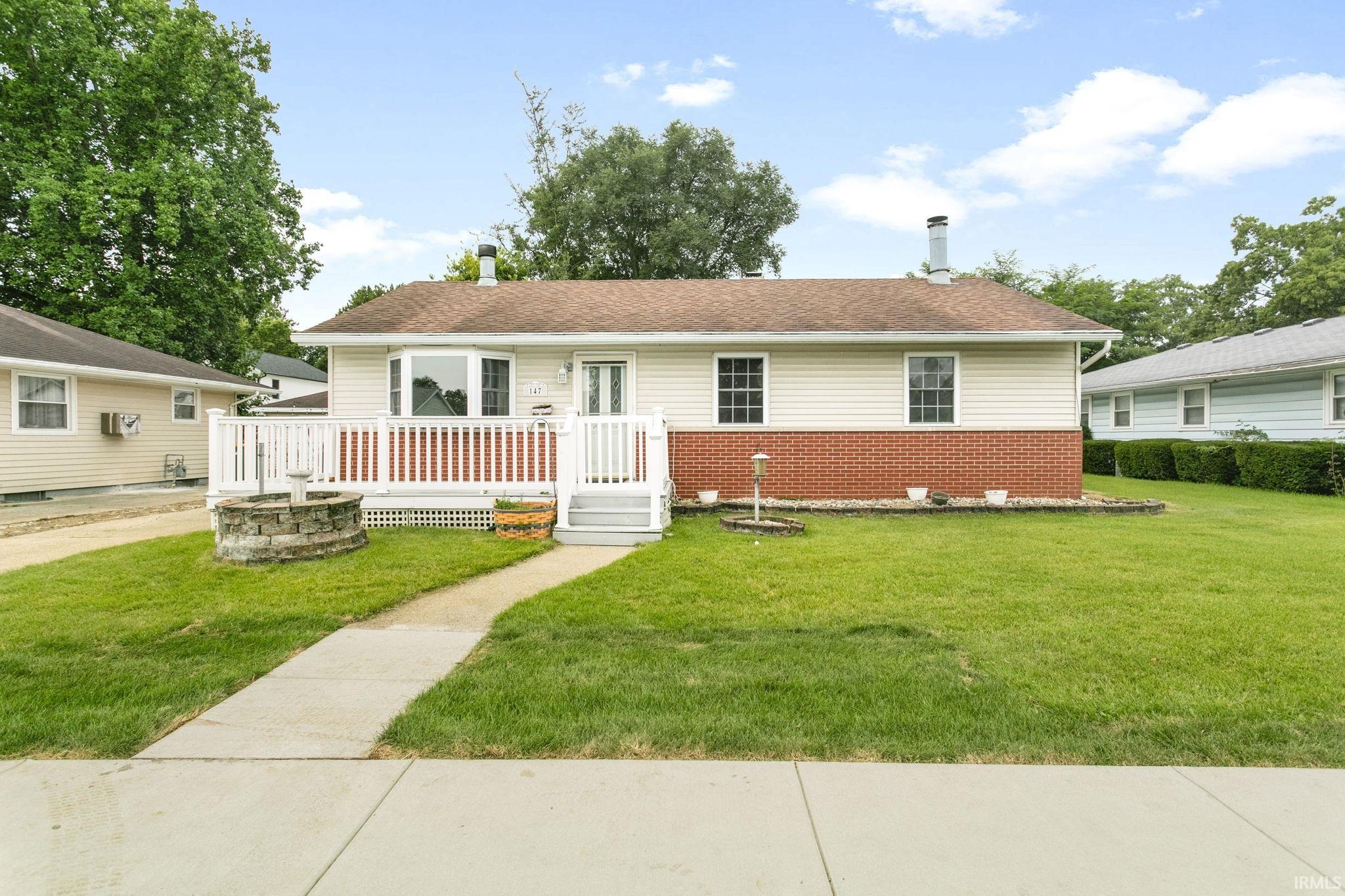 1st image of 147 N Oakley Ave, Mishawaka, IN 46544 | MLS# 202634499