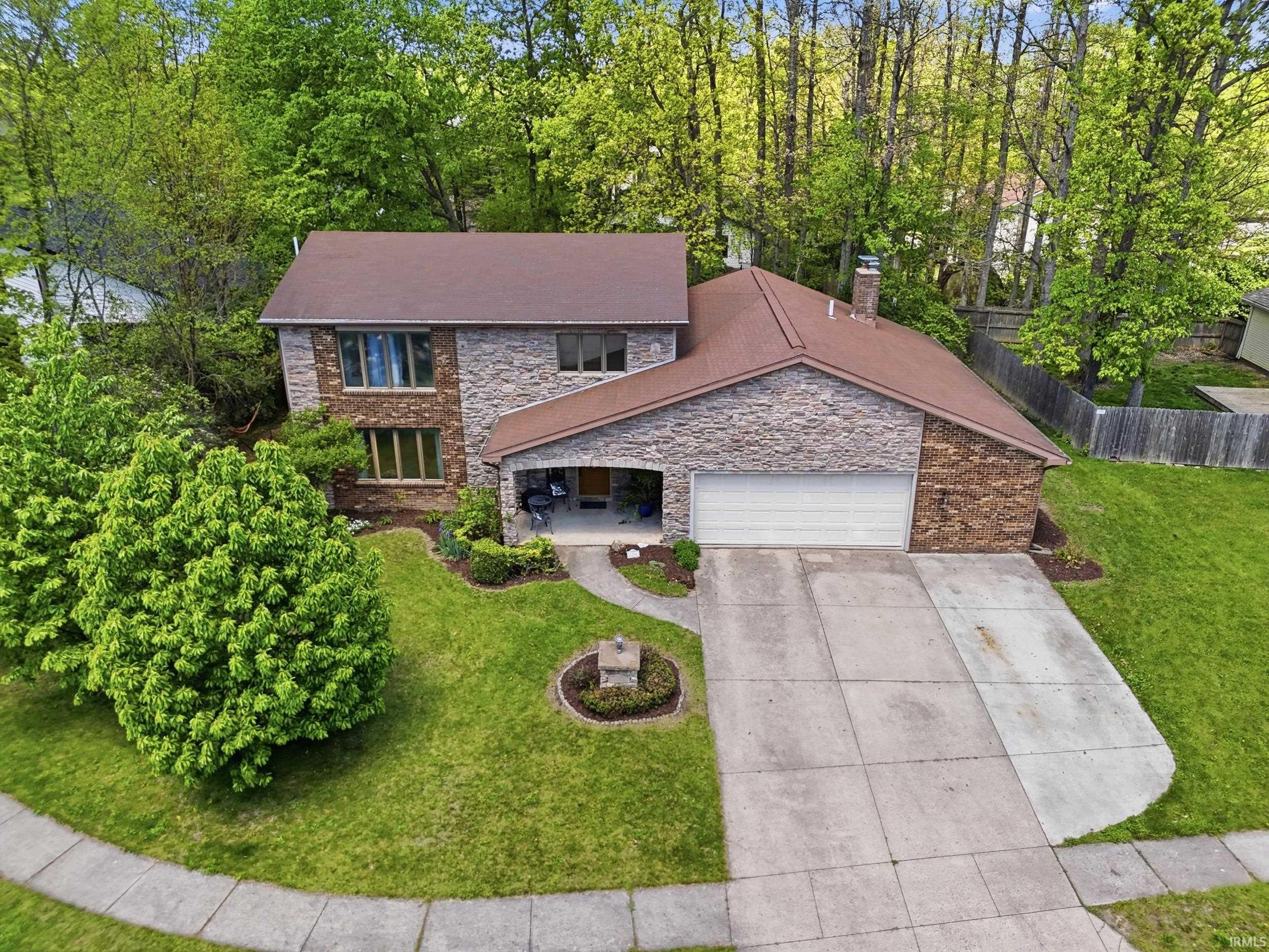 2nd image of 2208 Hearthstone Dr, Fort Wayne, IN 46804 | MLS# 202634548