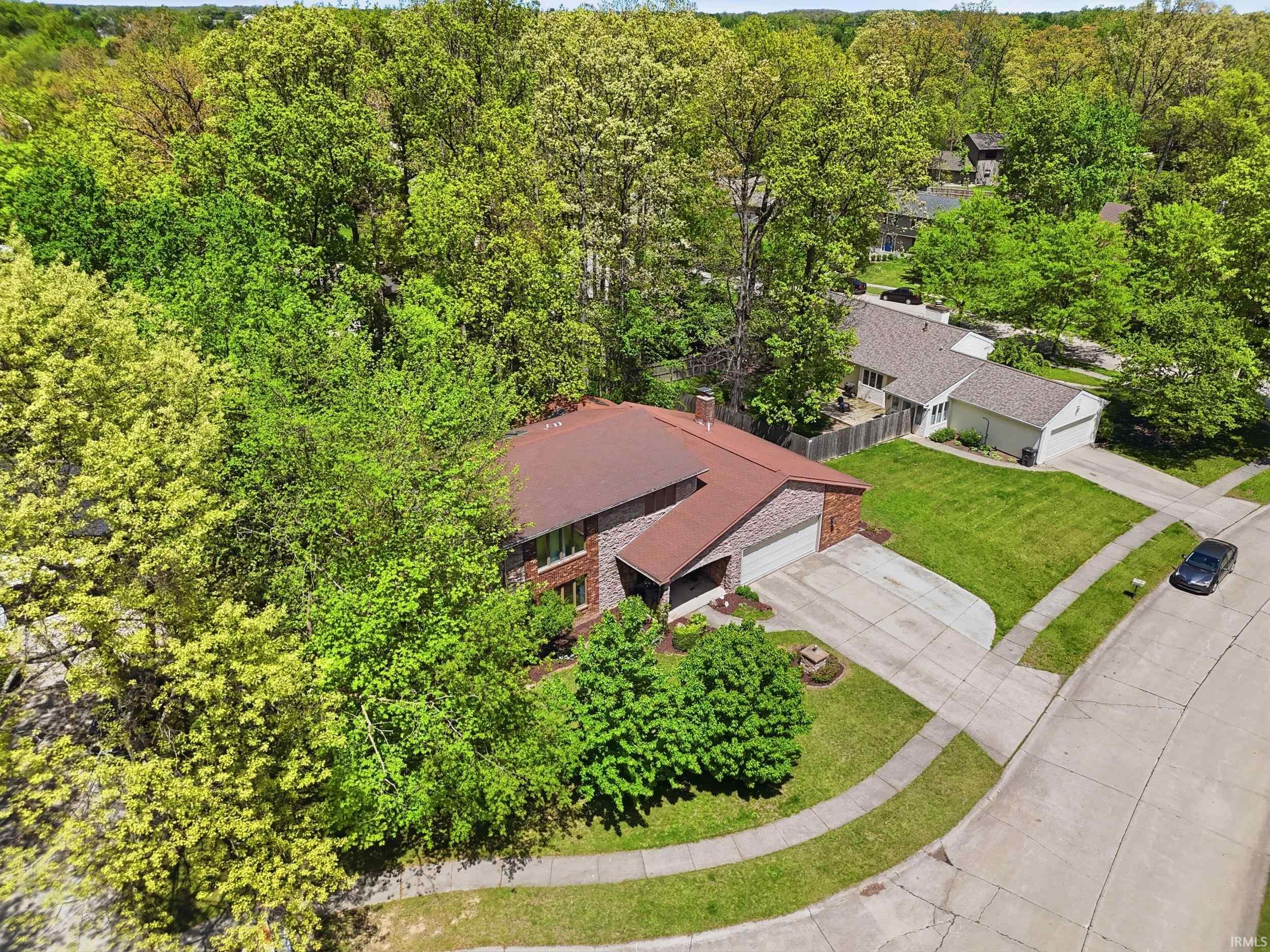33rd image of 2208 Hearthstone Dr, Fort Wayne, IN 46804 | MLS# 202634548