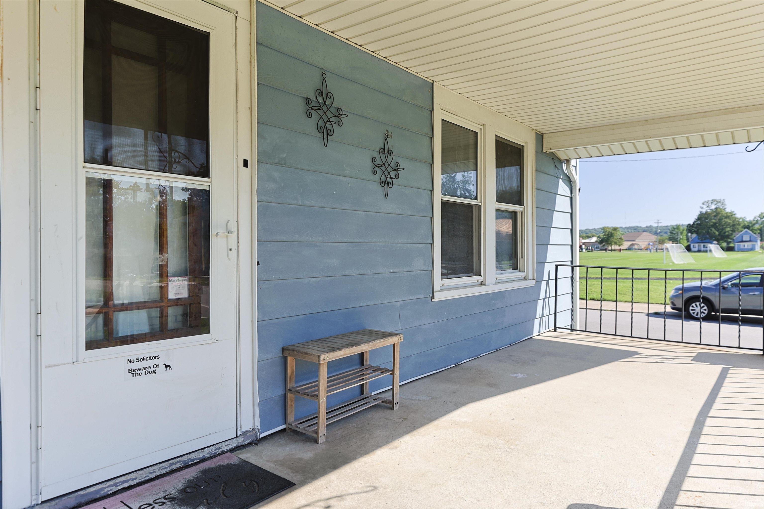 3rd image of 946 S 27Th St, South Bend, IN 46615 | MLS# 202634569