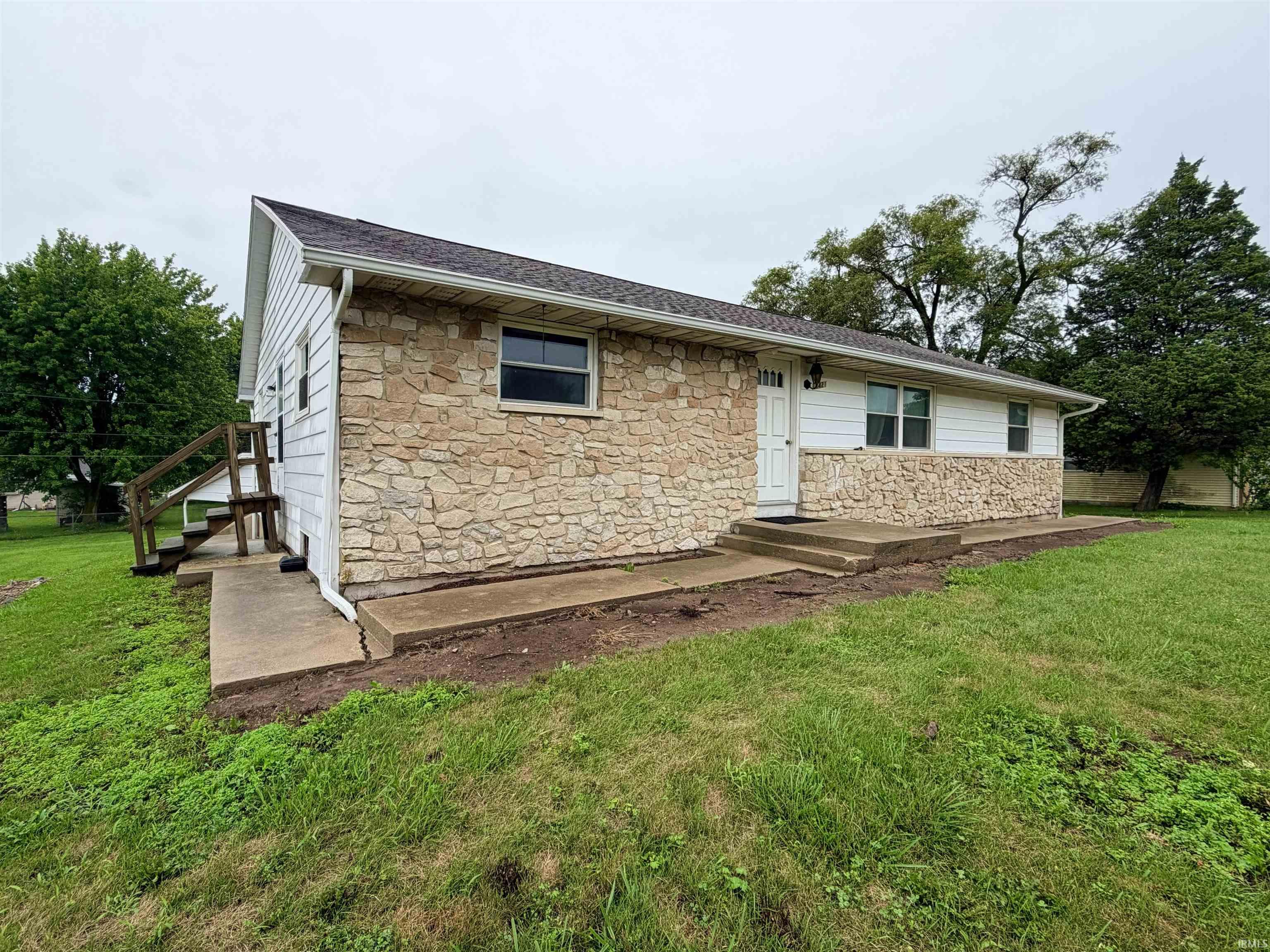 3rd image of 13421 Third St, Grabill, IN 46741 | MLS# 202634595