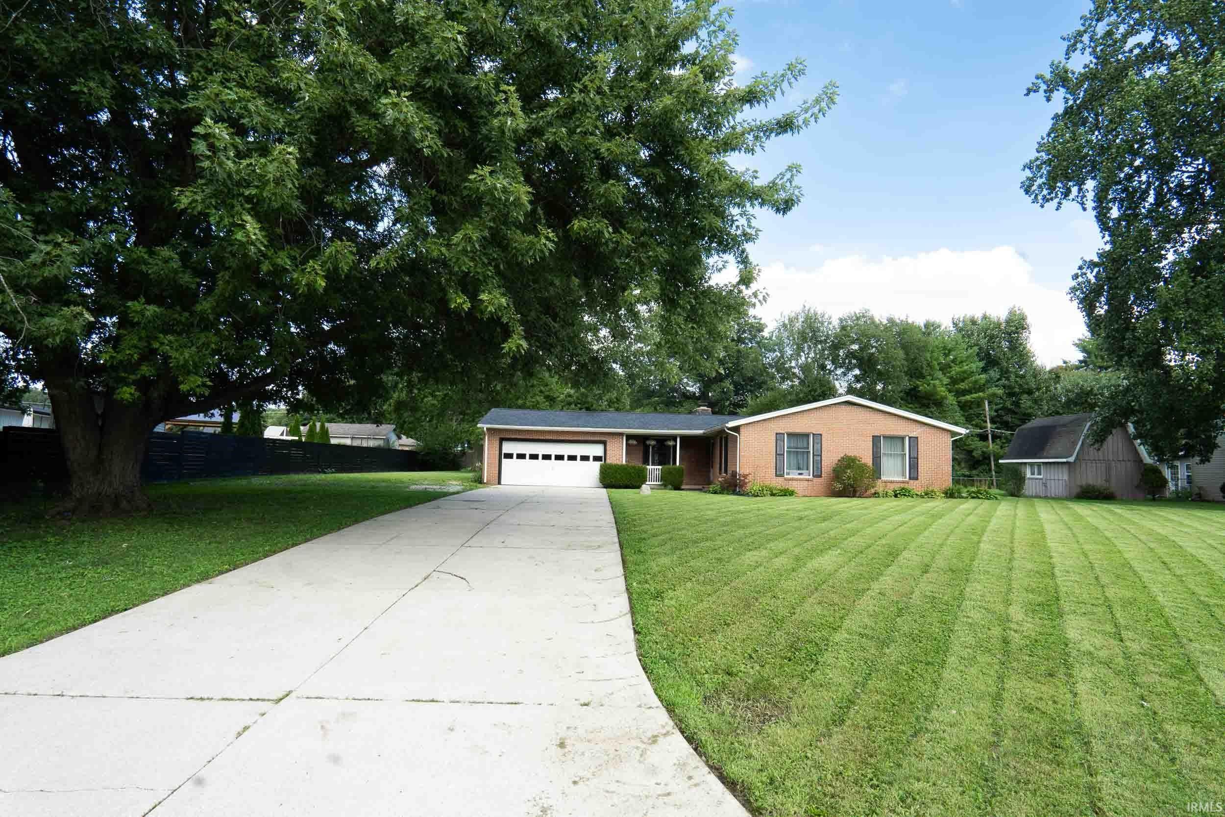 2nd image of 704 Jeff Dr, Kokomo, IN 46901 | MLS# 202634597