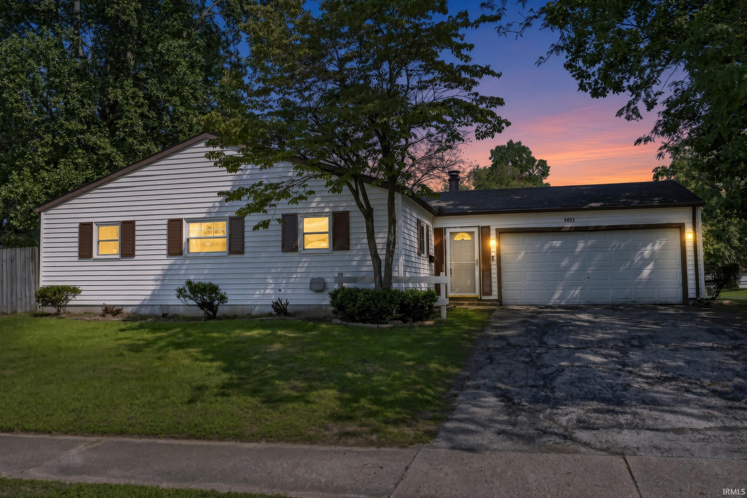 2nd image of 1451 Sutherland Ln, South Bend, IN 46614 | MLS# 202634626