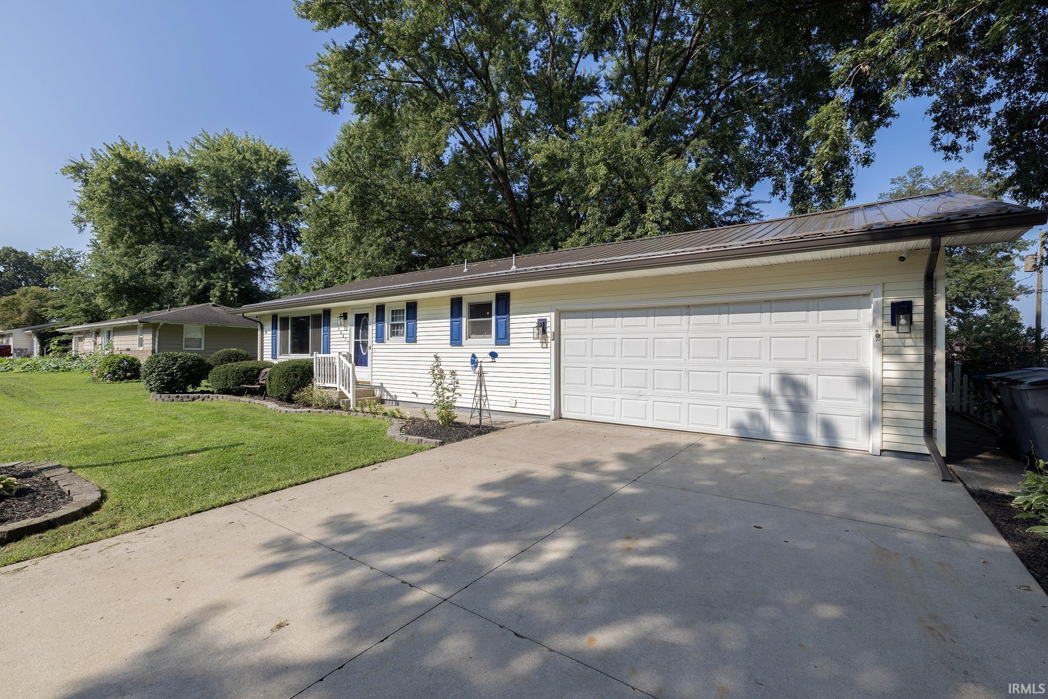2nd image of 58677 Palace Ln, Elkhart, IN 46516 | MLS# 202634632