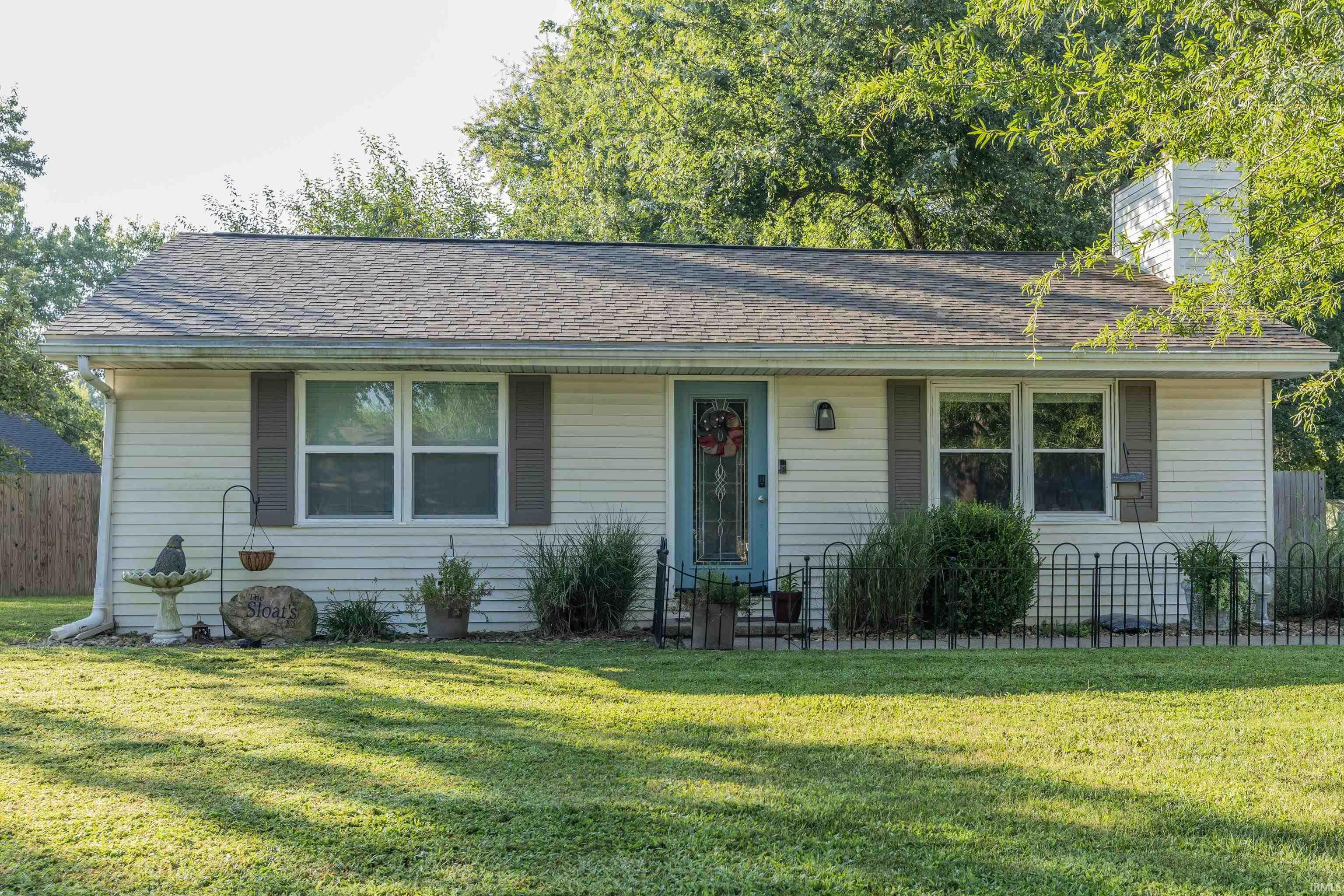 1st image of 2014 Eastland Ct, Evansville, IN 47715 | MLS# 202634739