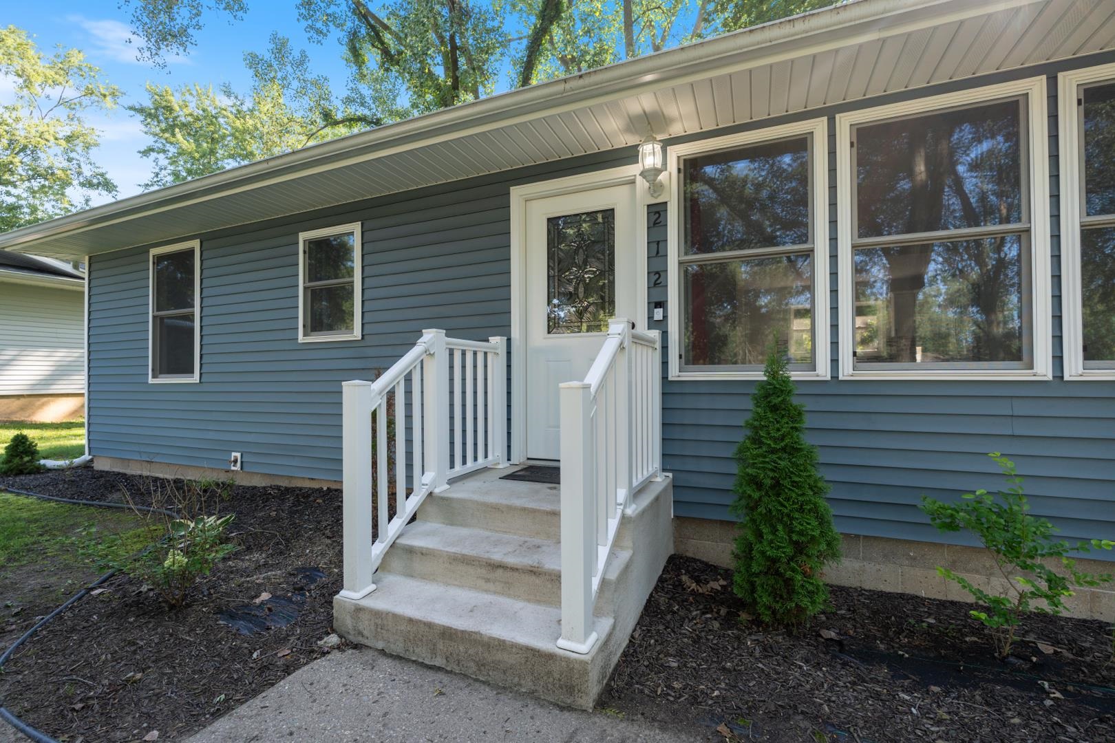 2nd image of 212 Wedrick Dr, Warsaw, IN 46580 | MLS# 202634797