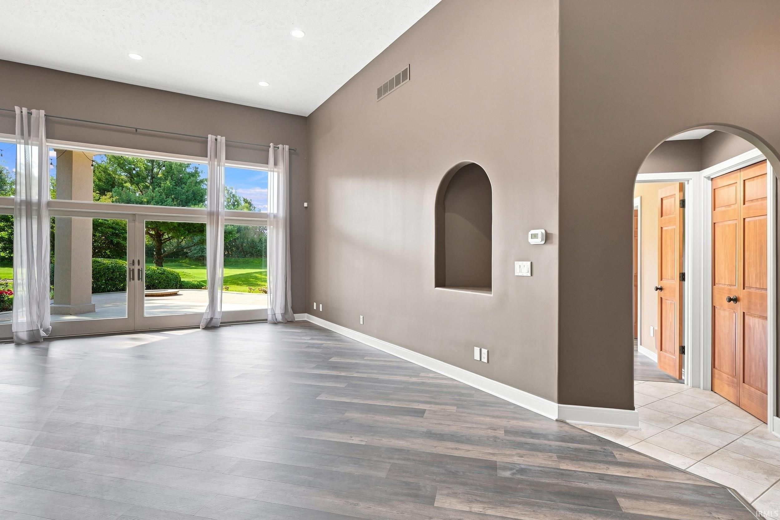 4th image of 4010 Augusta Ln, Elkhart, IN 46517 | MLS# 202634821