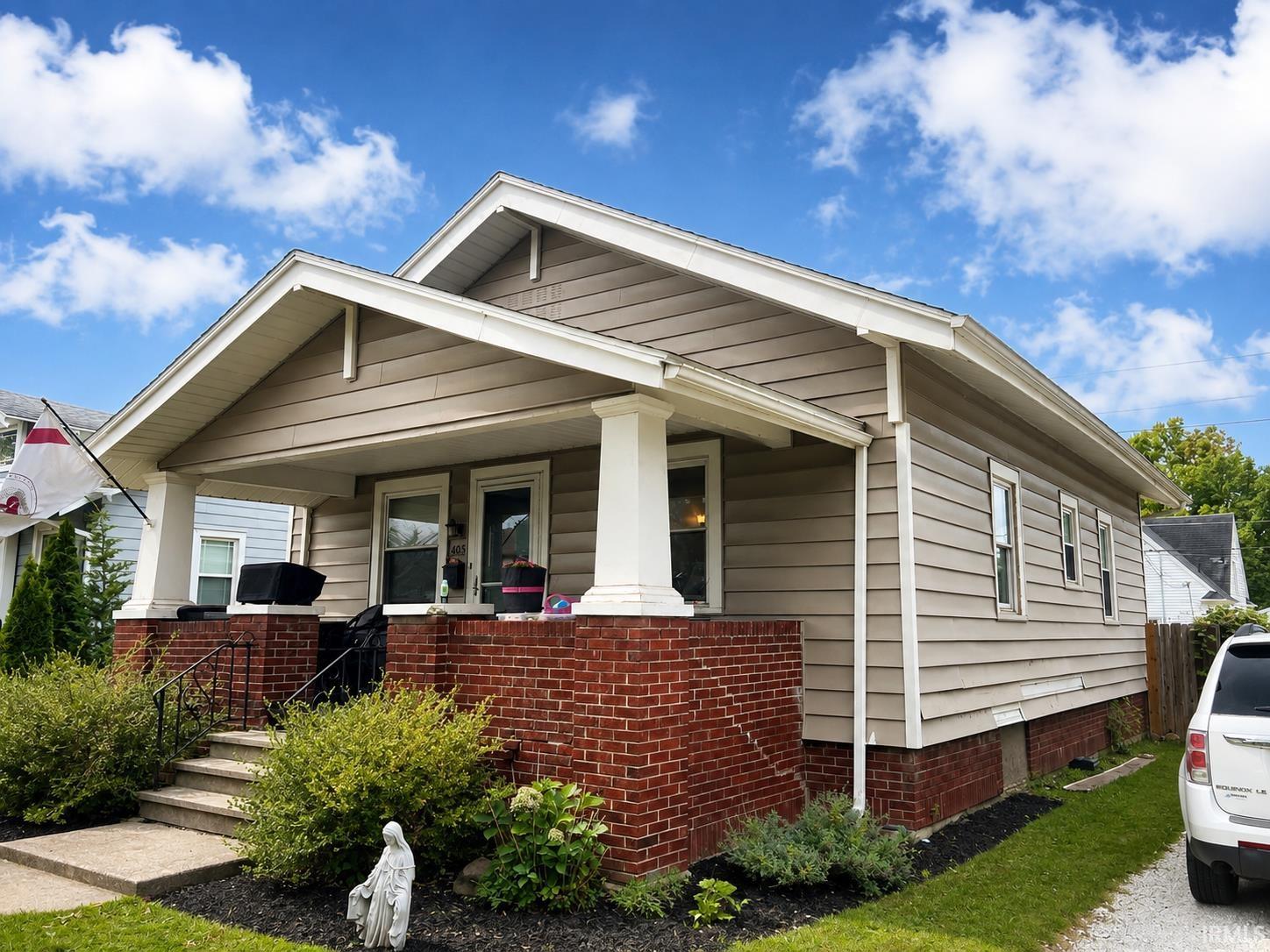 1st image of 805 Pasadena Dr, Fort Wayne, IN 46807 | MLS# 202634870