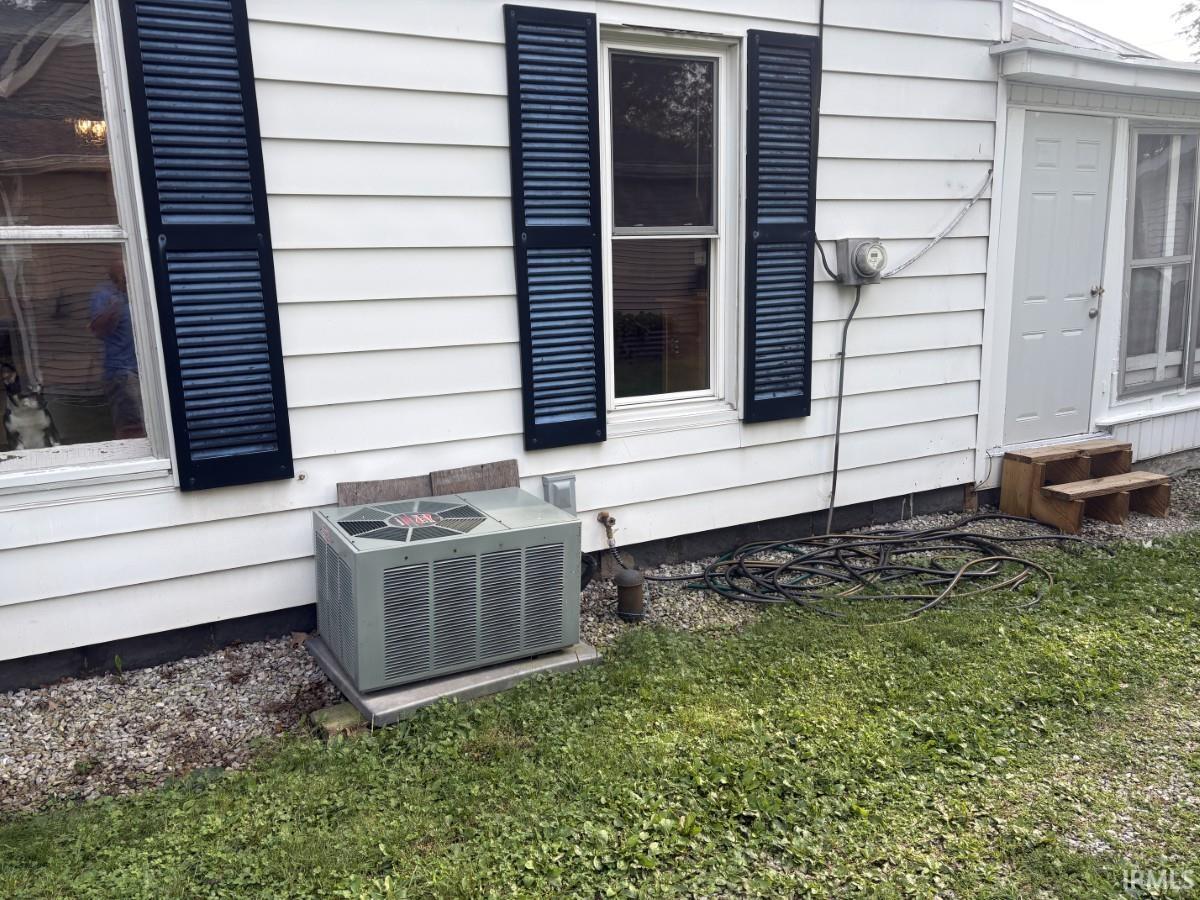 32nd image of 103 N Henry St, Milford, IN 46542 | MLS# 202634882