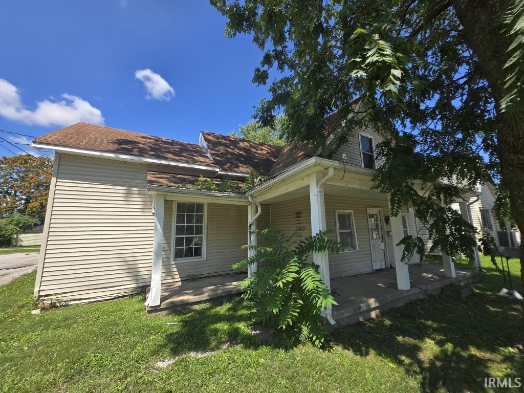 1st image of 208 S 1st St, Gas City, IN 46933 | MLS# 202634927