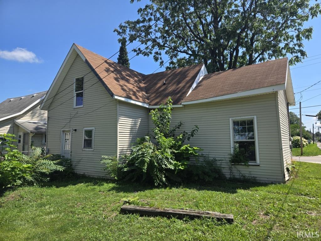 2nd image of 208 S 1st St, Gas City, IN 46933 | MLS# 202634927