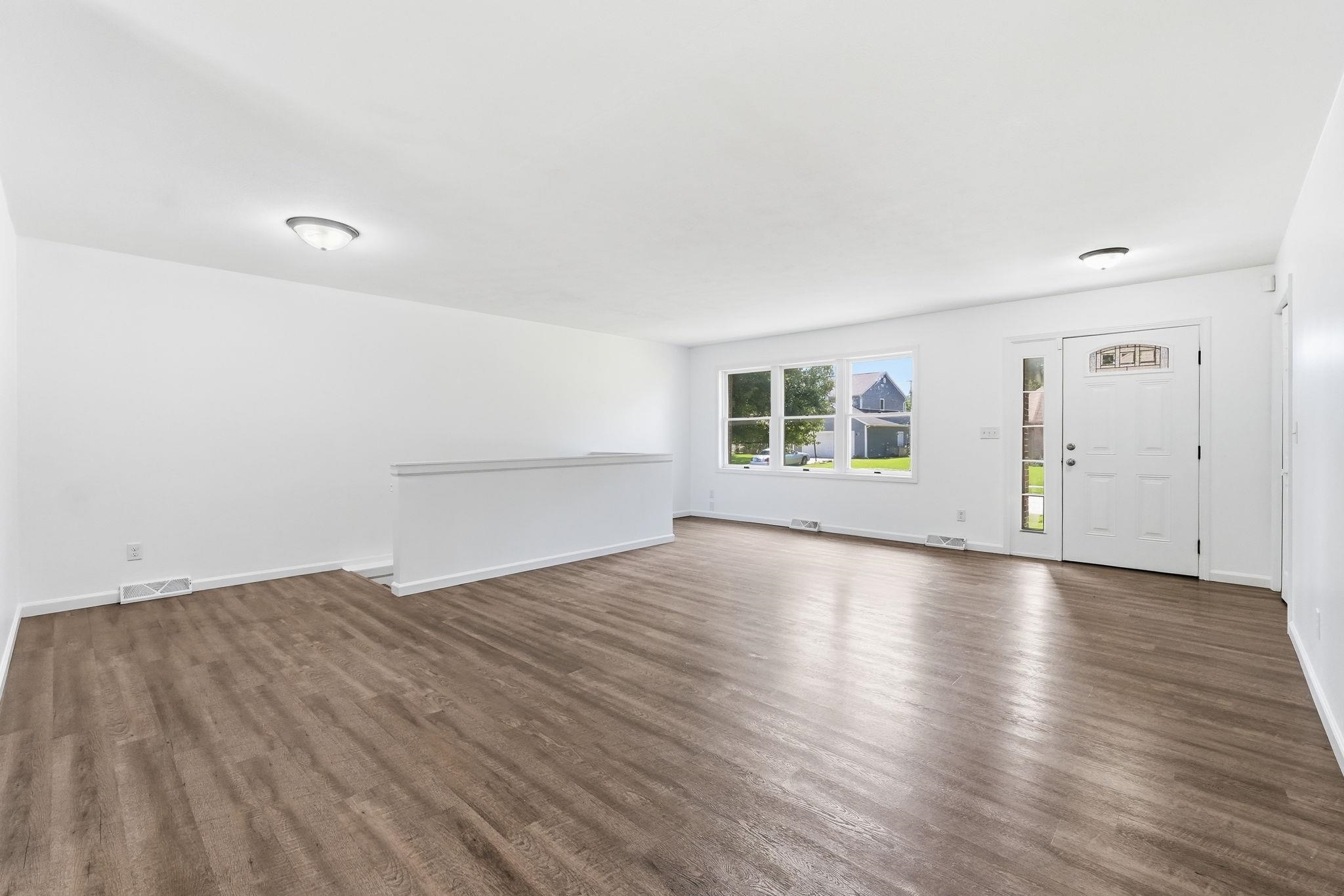 5th image of 402 N Constitution Ave, Goshen, IN 46526 | MLS# 202634945