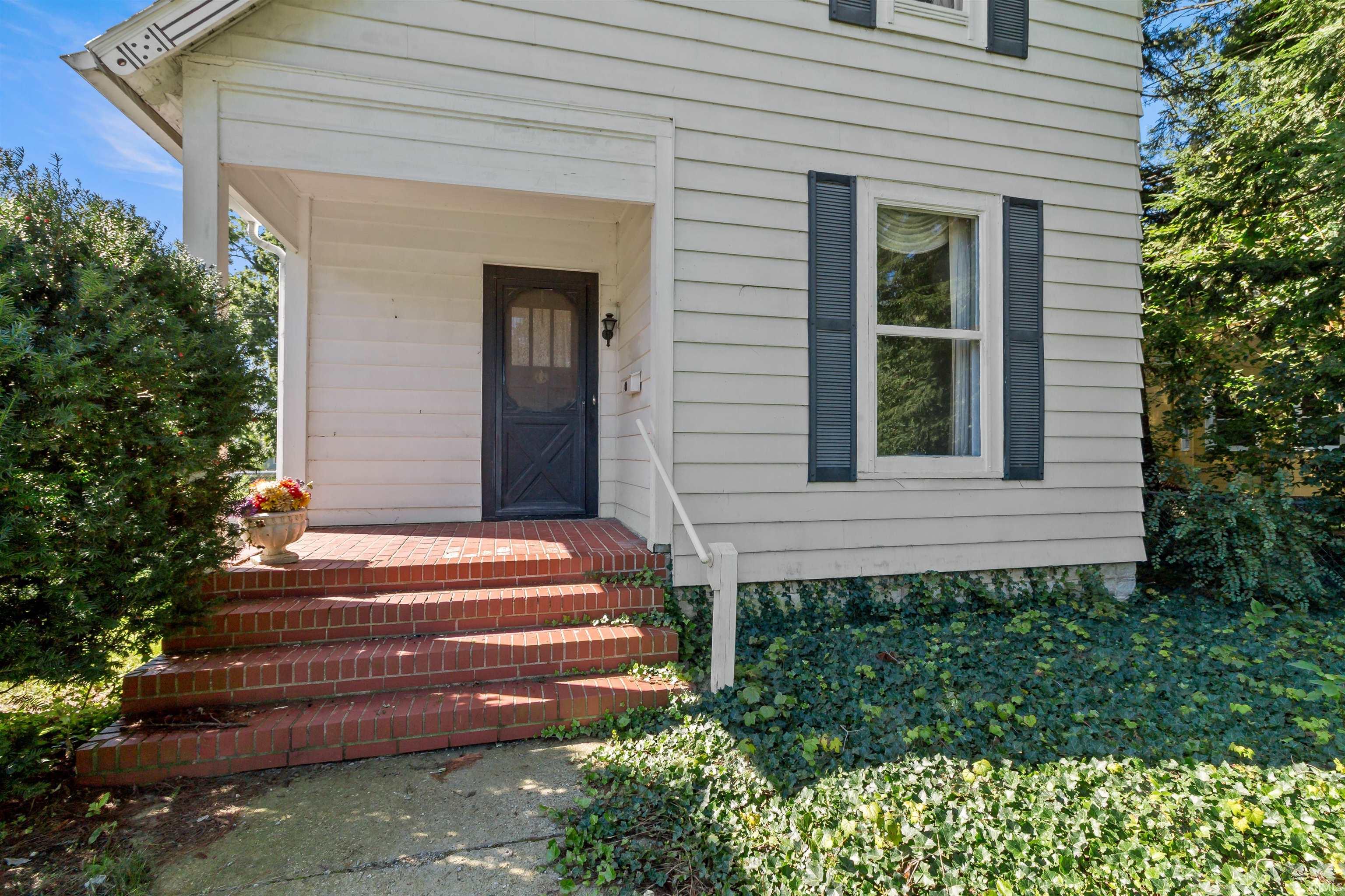 3rd image of 811 W Spencer Ave, Marion, IN 46952 | MLS# 202634961