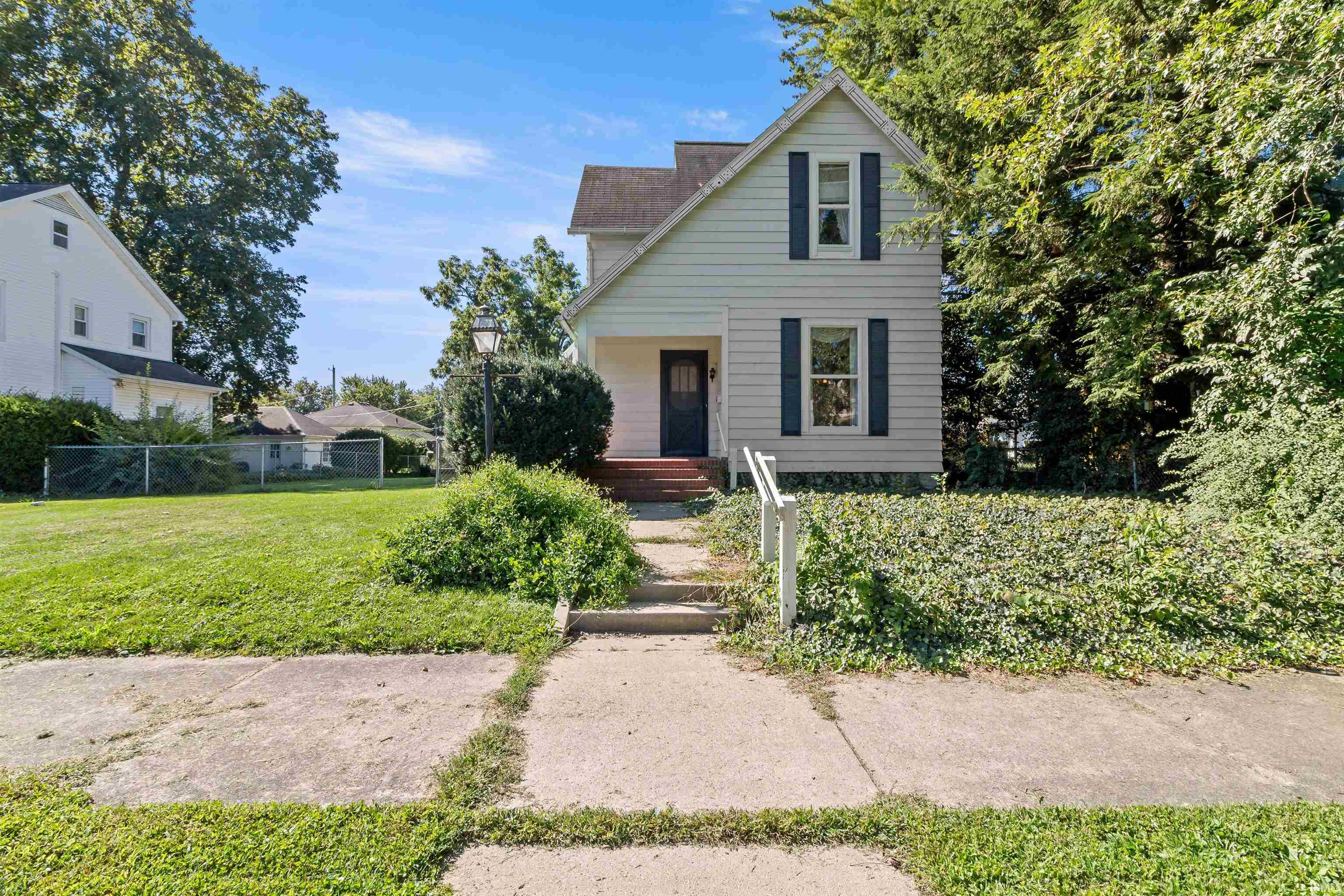38th image of 811 W Spencer Ave, Marion, IN 46952 | MLS# 202634961