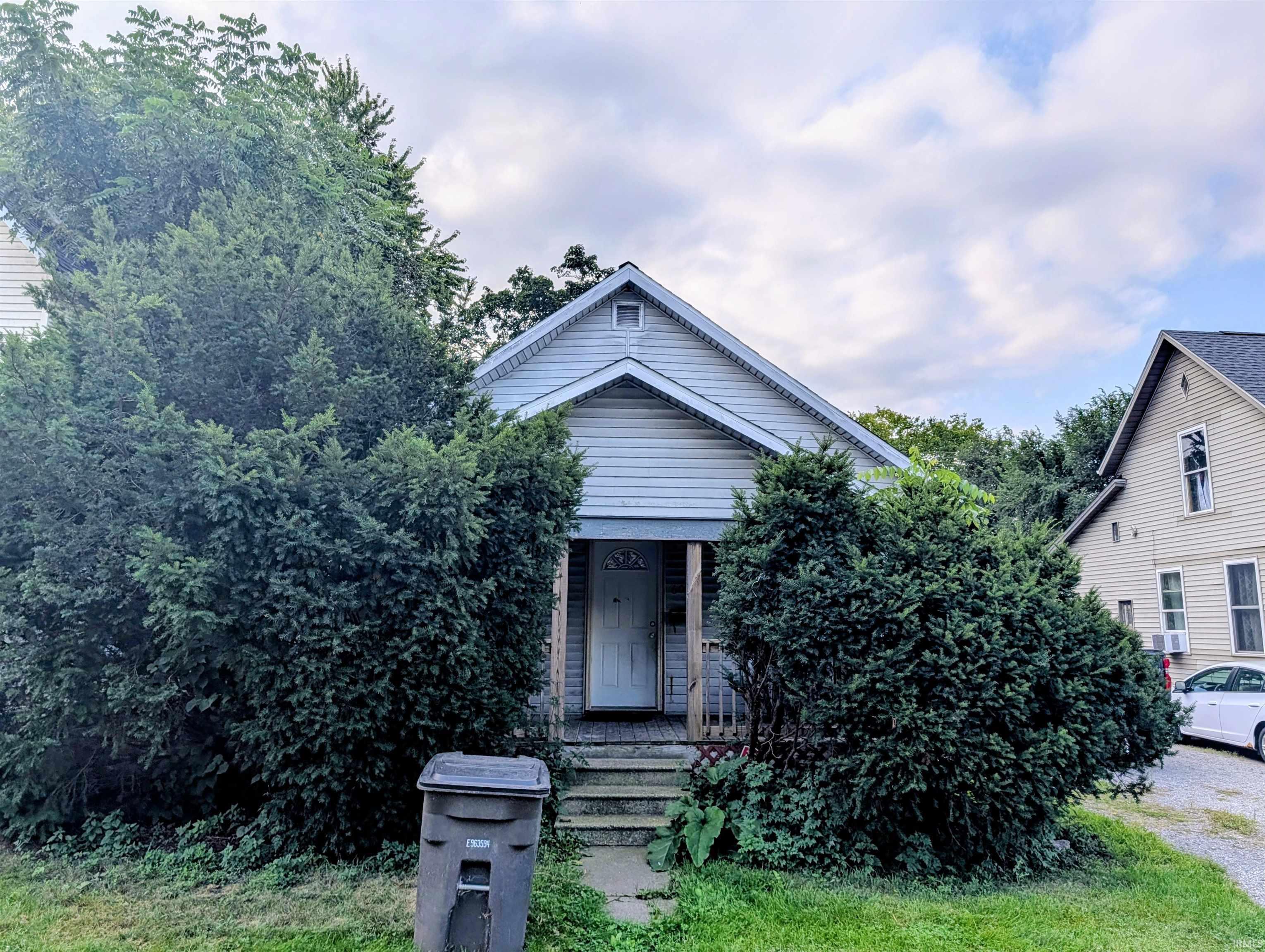 1st image of 609 W Franklin St, Elkhart, IN 46516 | MLS# 202634998