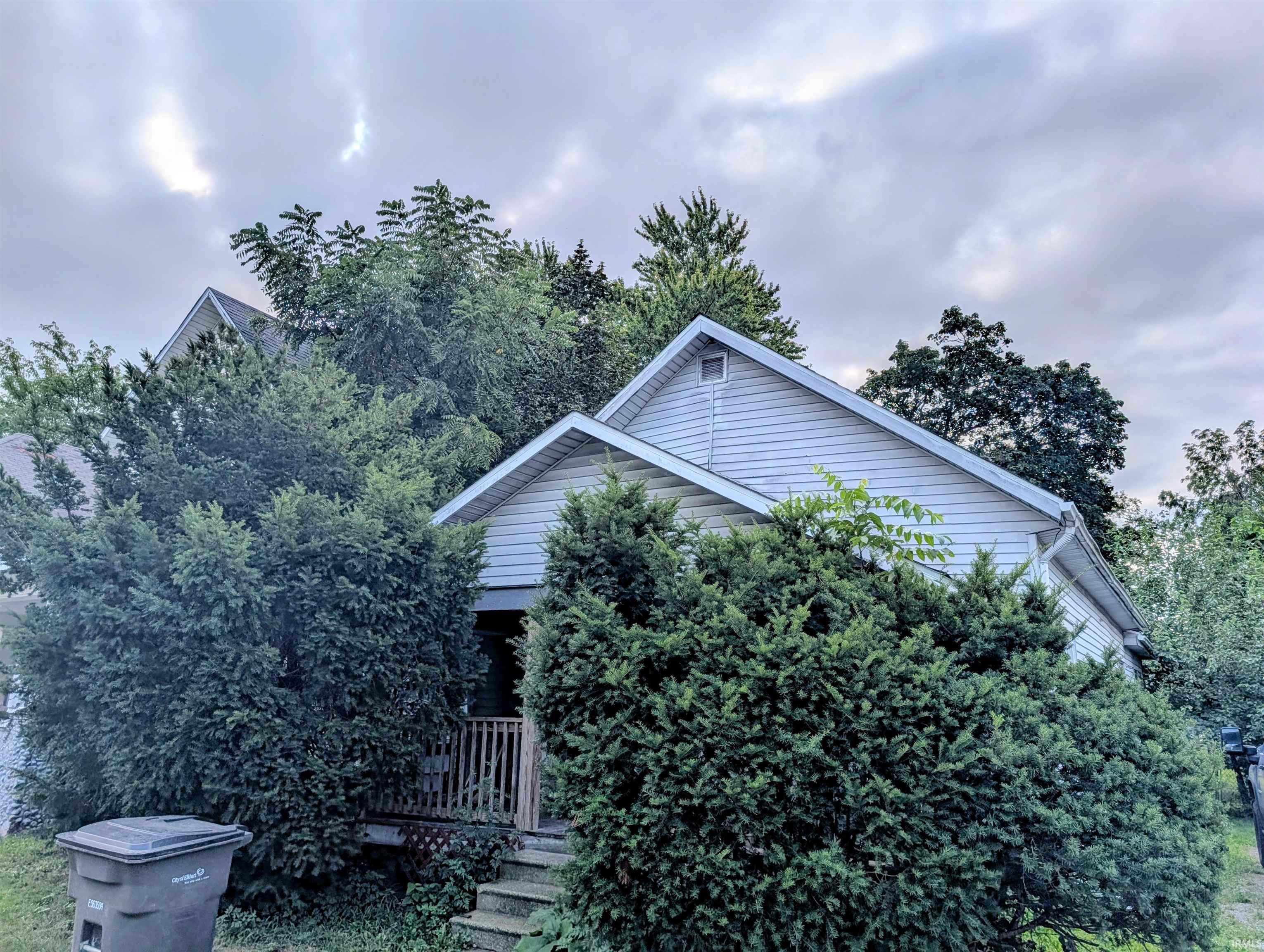 2nd image of 609 W Franklin St, Elkhart, IN 46516 | MLS# 202634998