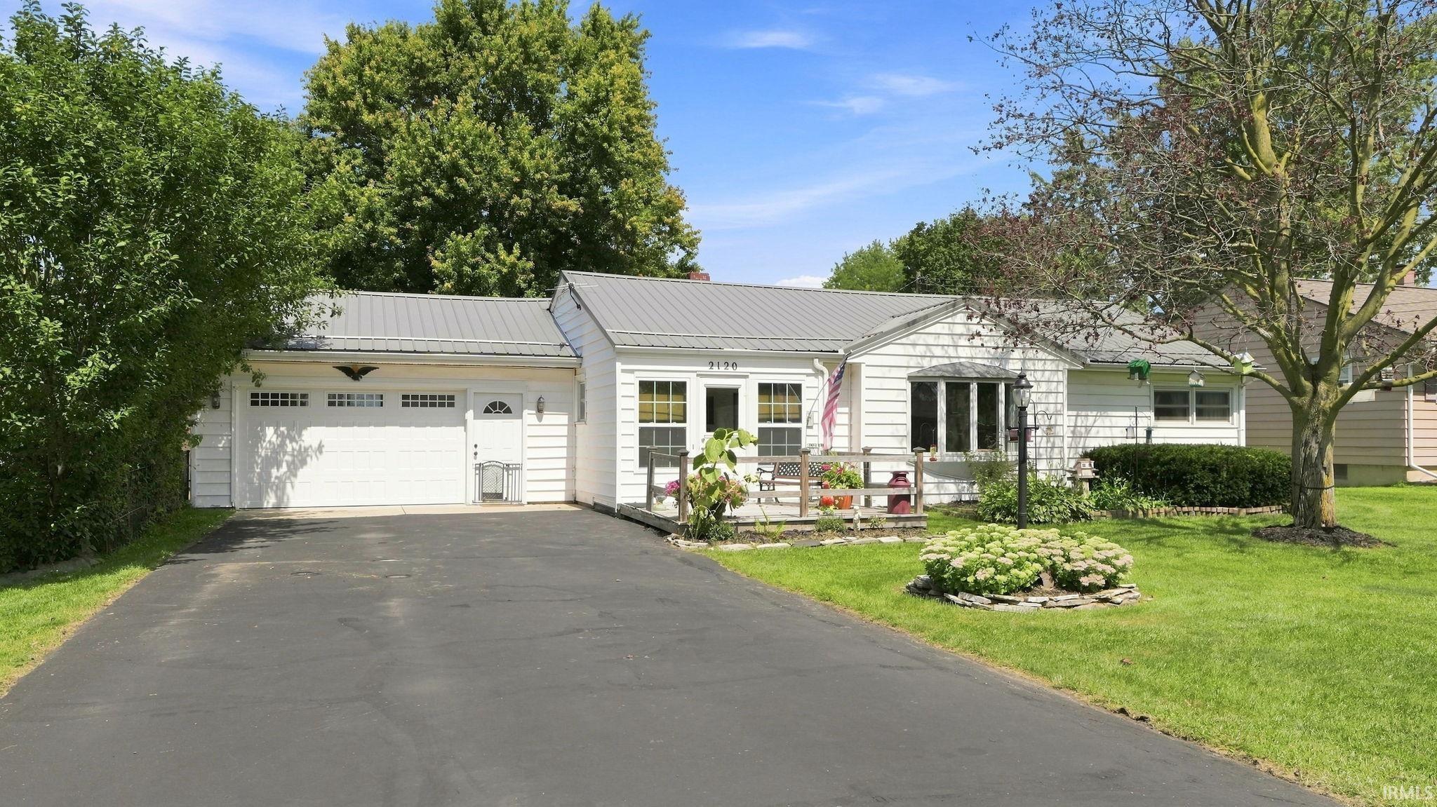 Photo 2 of 2120 Broadmoor Avenue