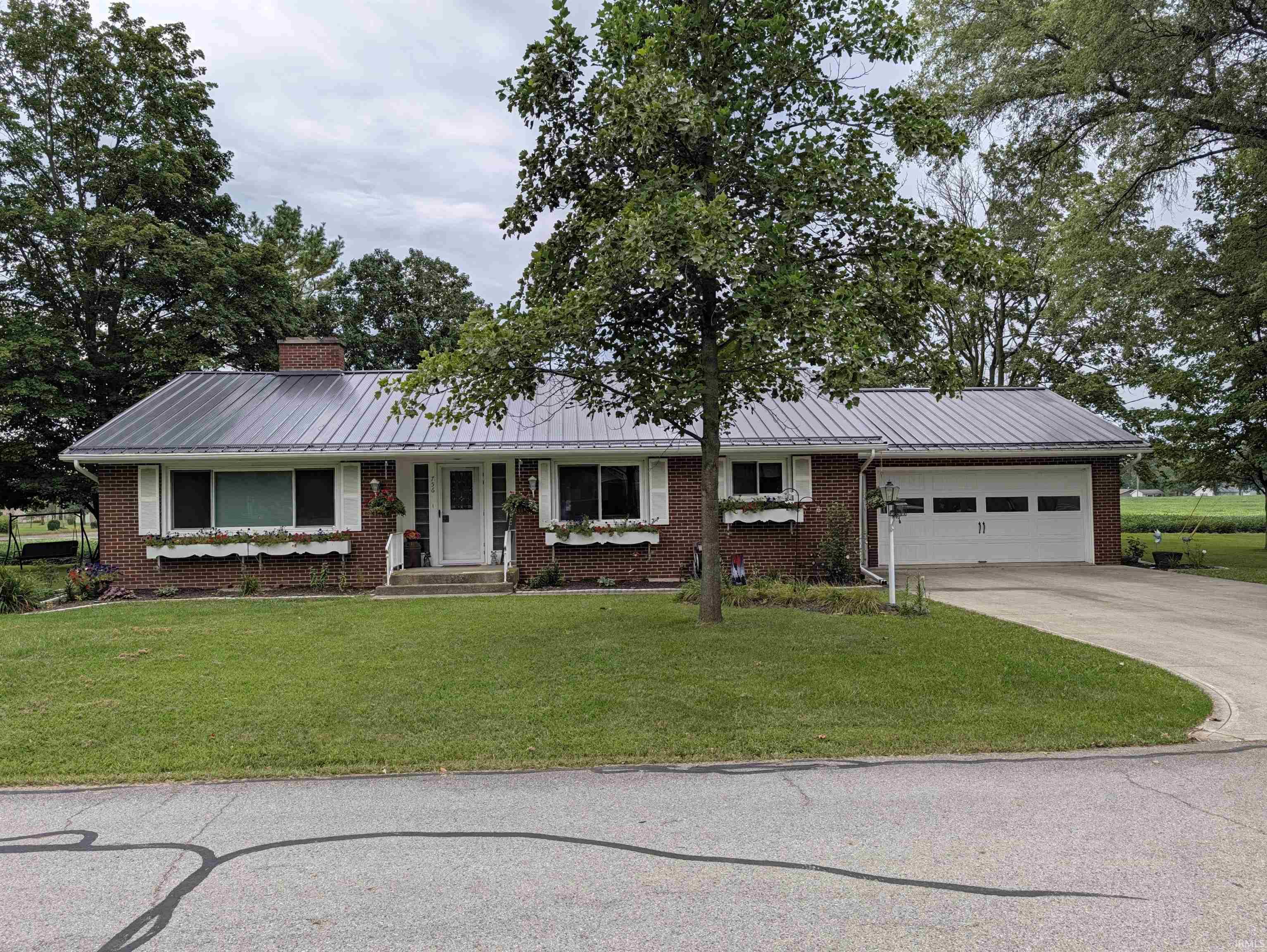 Photo 0 of 756 Hillcrest Drive